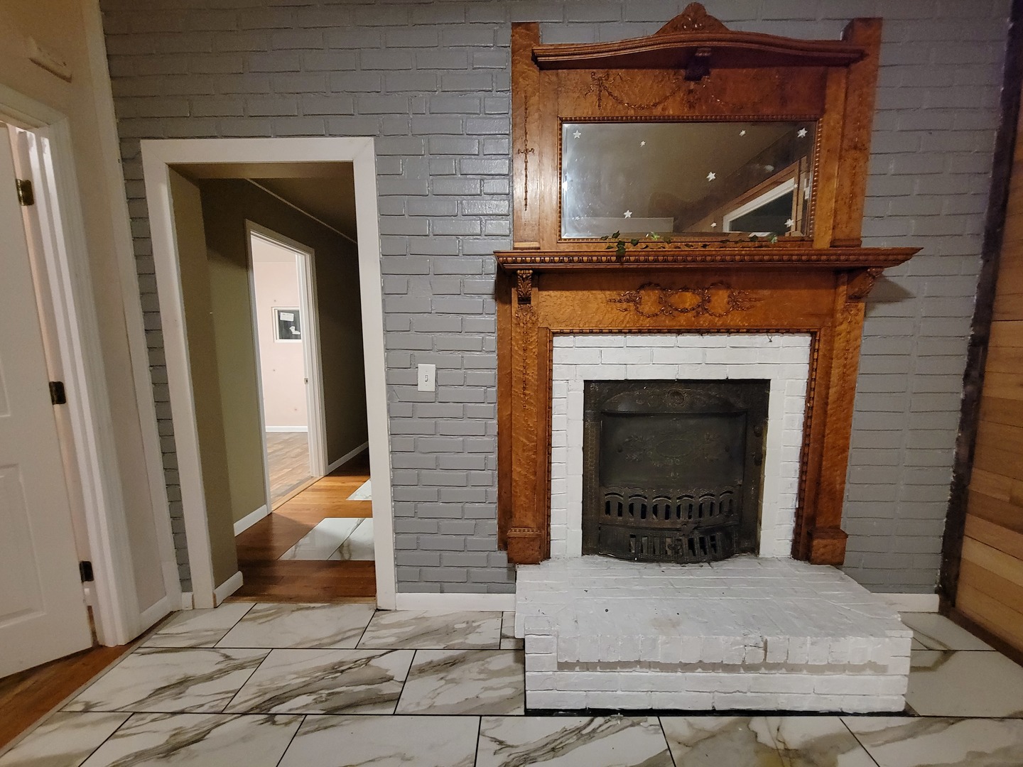 915 W Superior Street