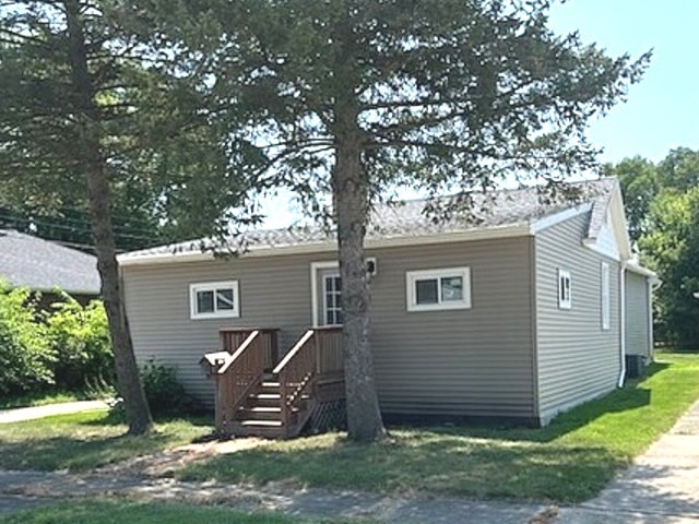 915 W Superior Street