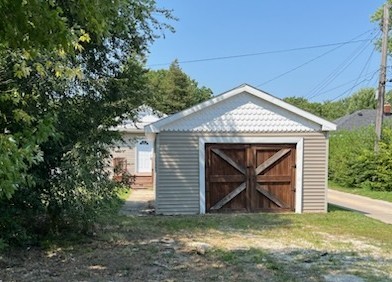 915 W Superior Street