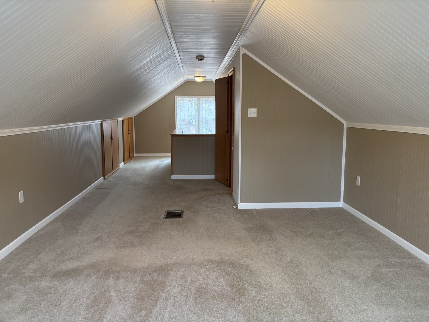 904 N Vermillion Street