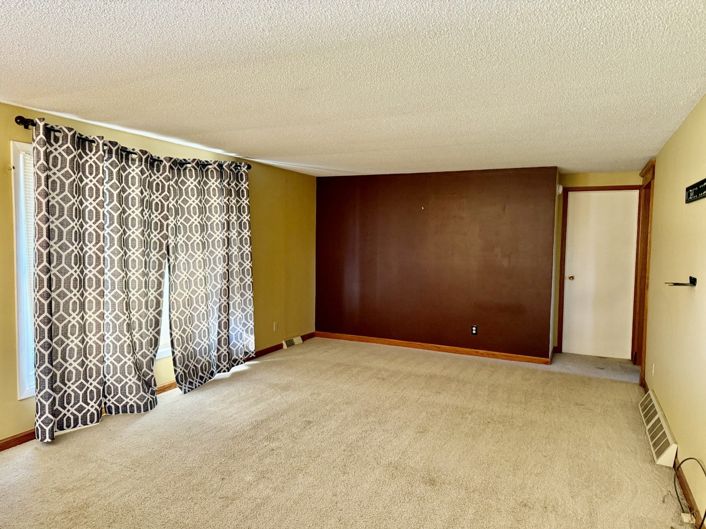 1203 W Clark Street