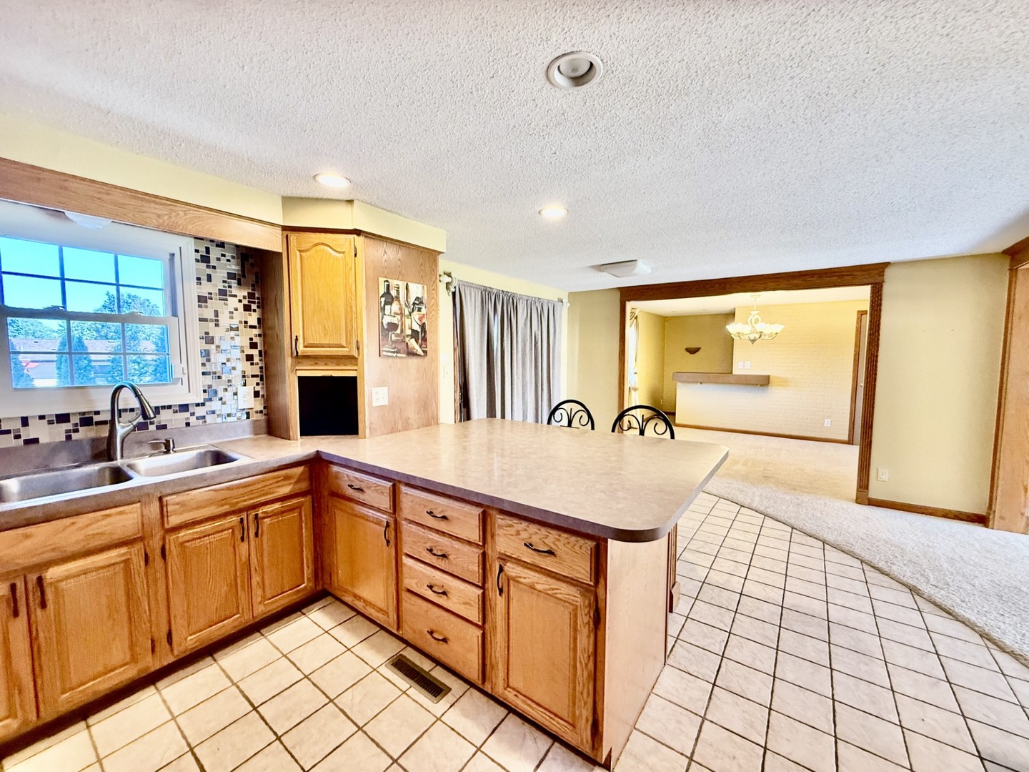 1203 W Clark Street