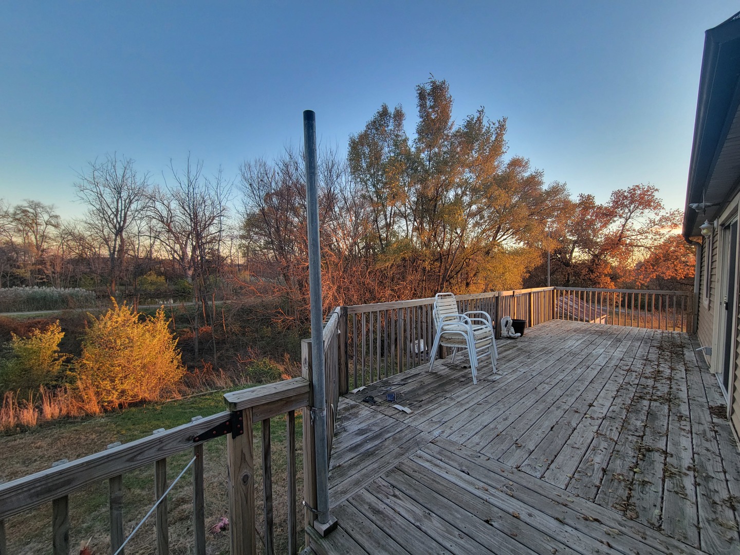 21882 410 East Street