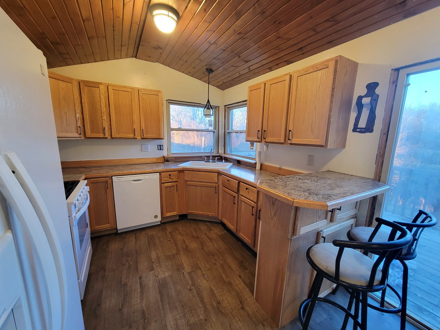 21882 410 East Street