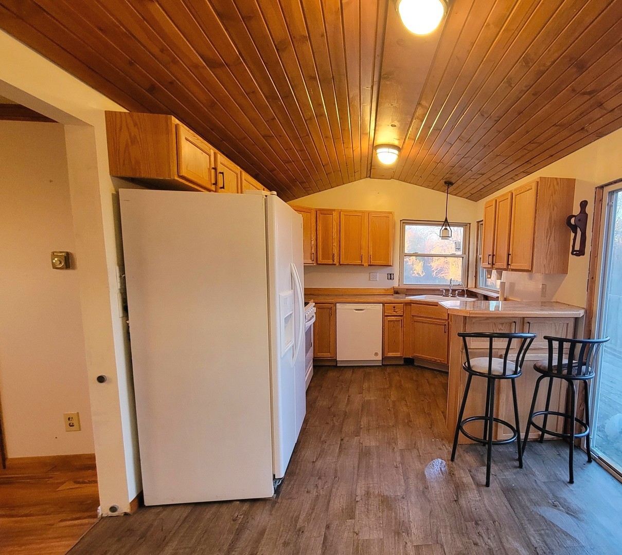 21882 410 East Street