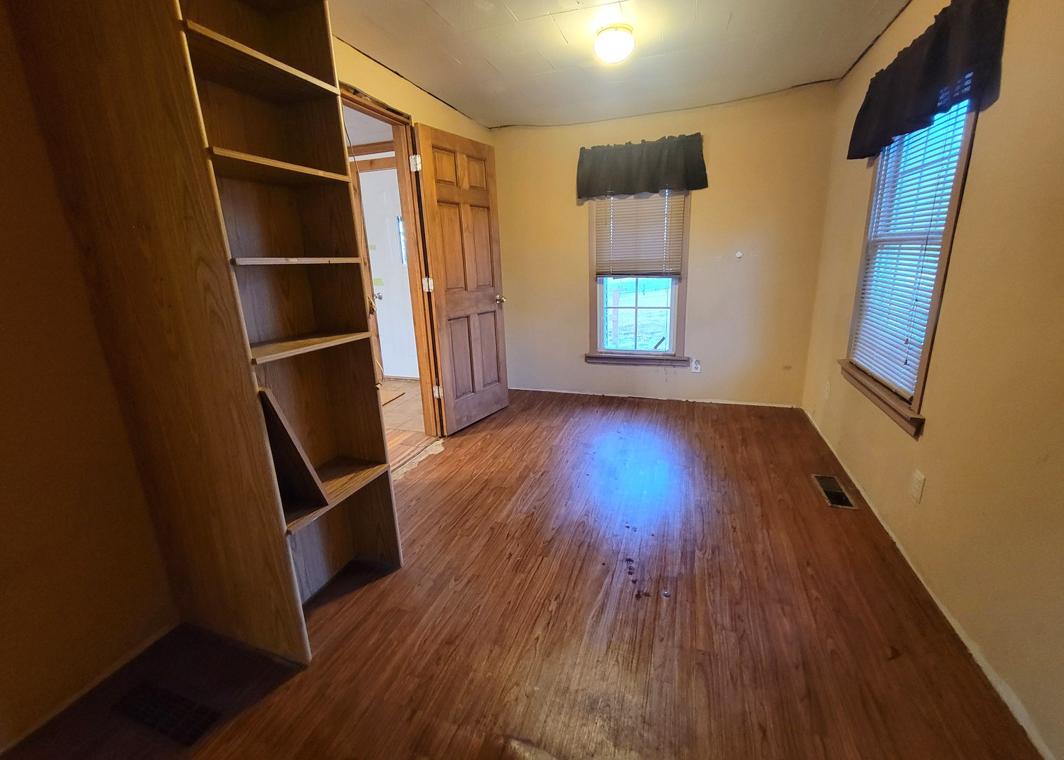 21882 410 East Street