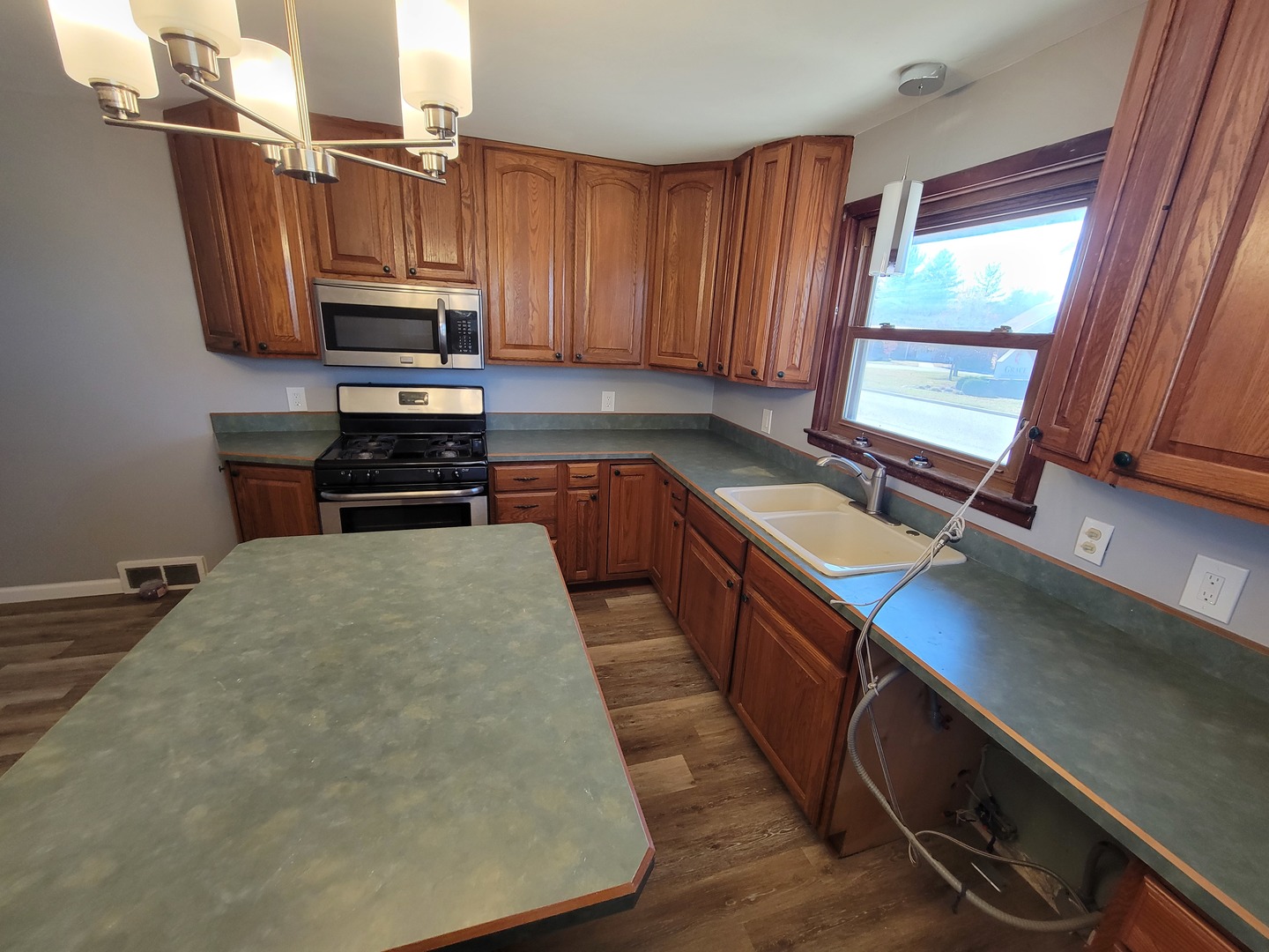 1352 Chartres Street