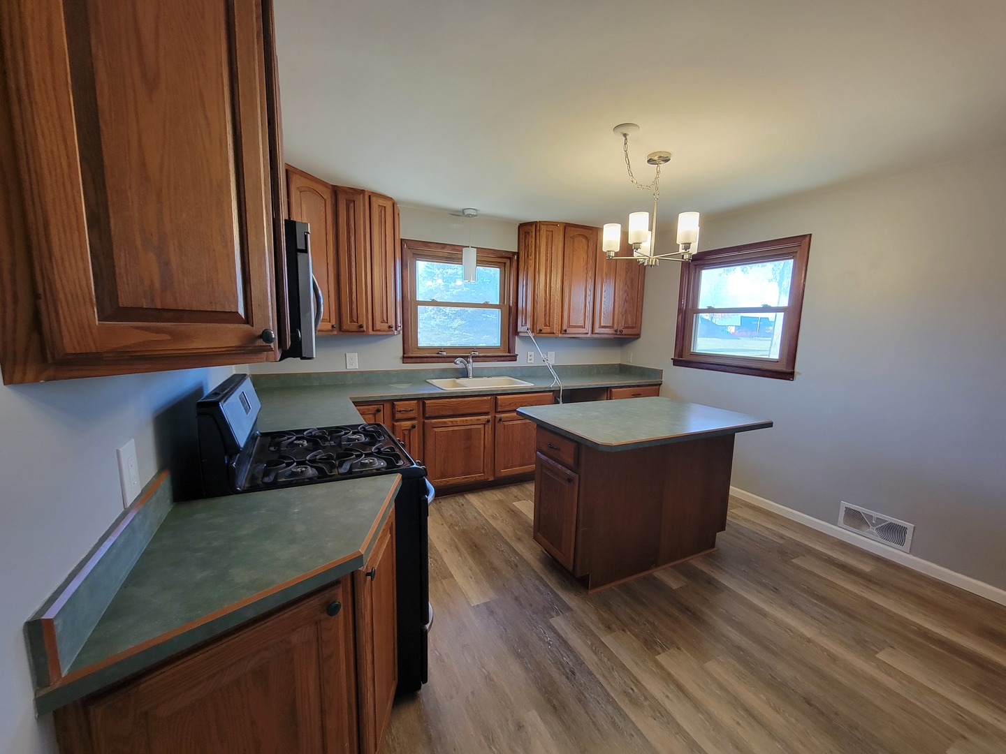 1352 Chartres Street