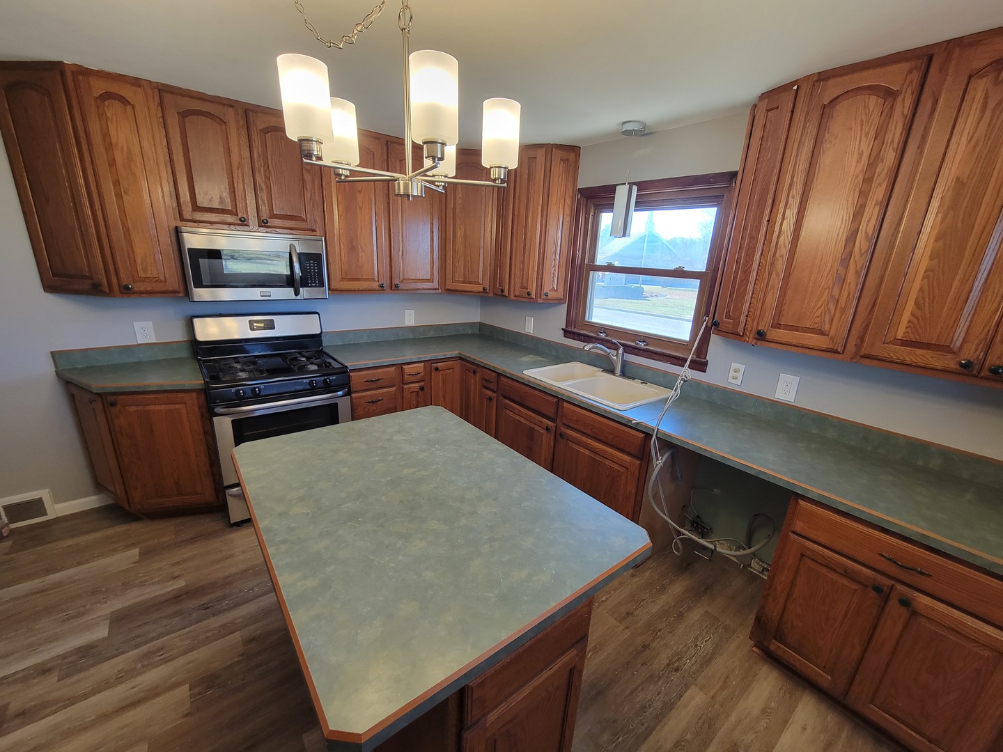 1352 Chartres Street