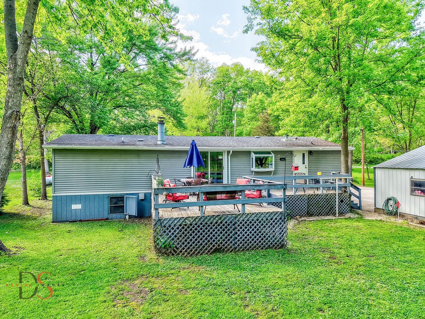 1906 N 2959th Road