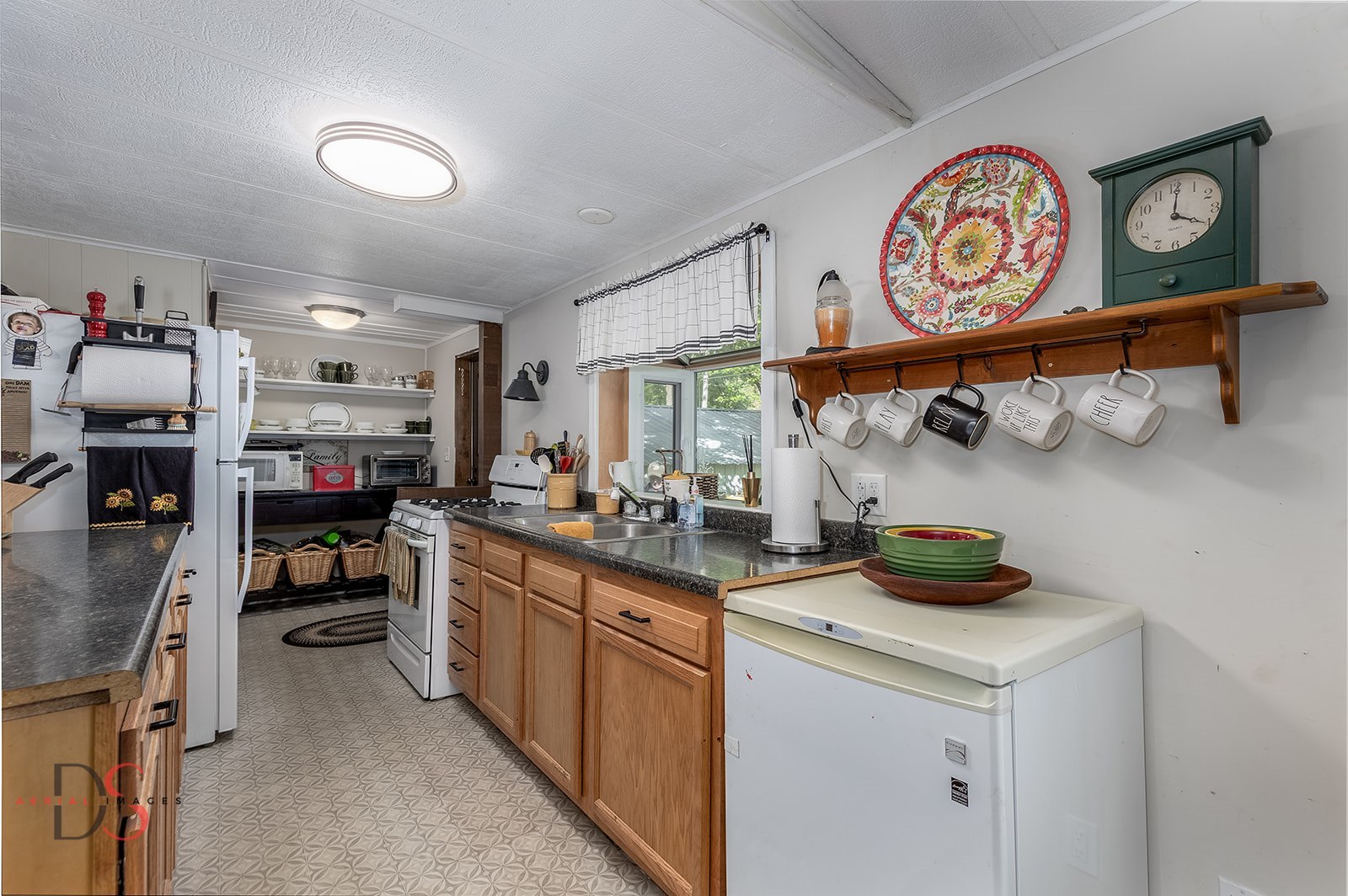 1906 N 2959th Road