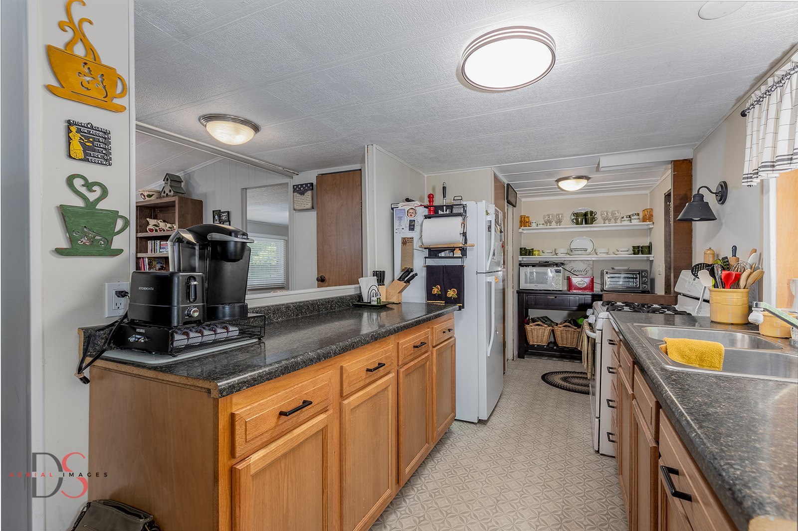 1906 N 2959th Road
