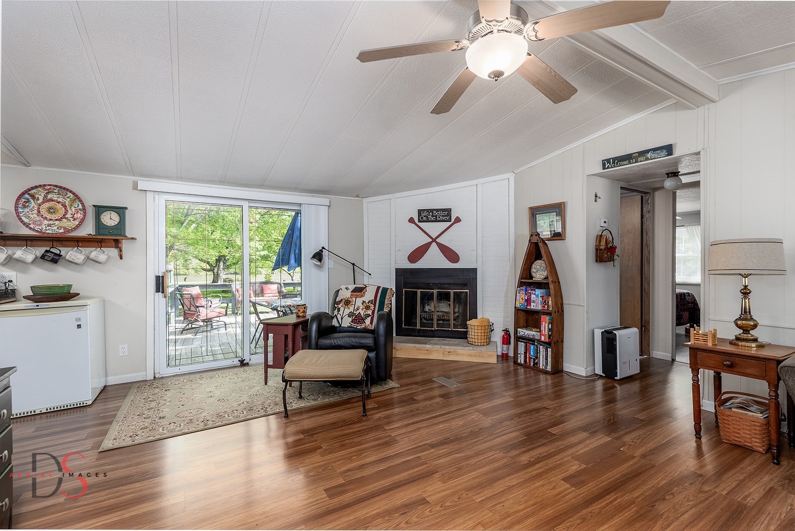 1906 N 2959th Road