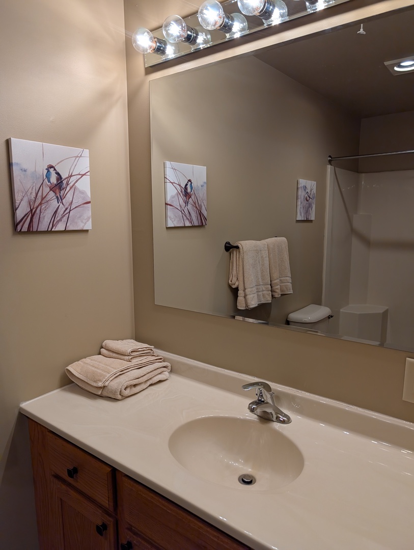 325 Clark Street Unit: 2B