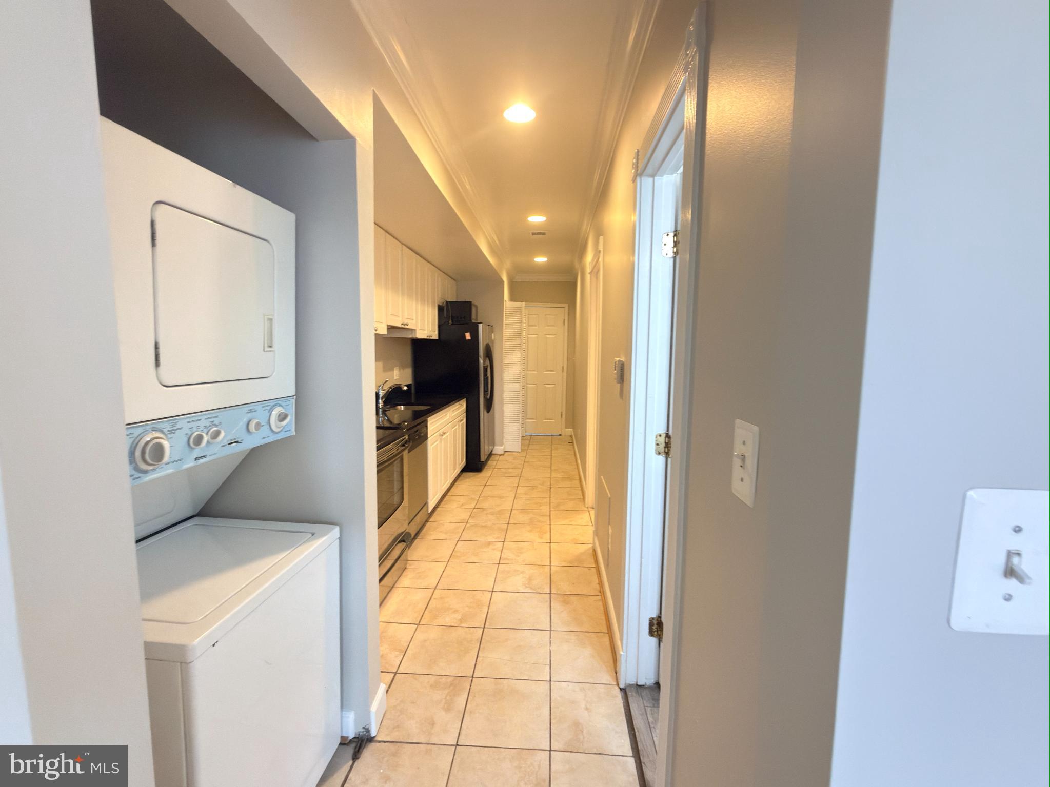 1246 QUEEN STREET NE 2