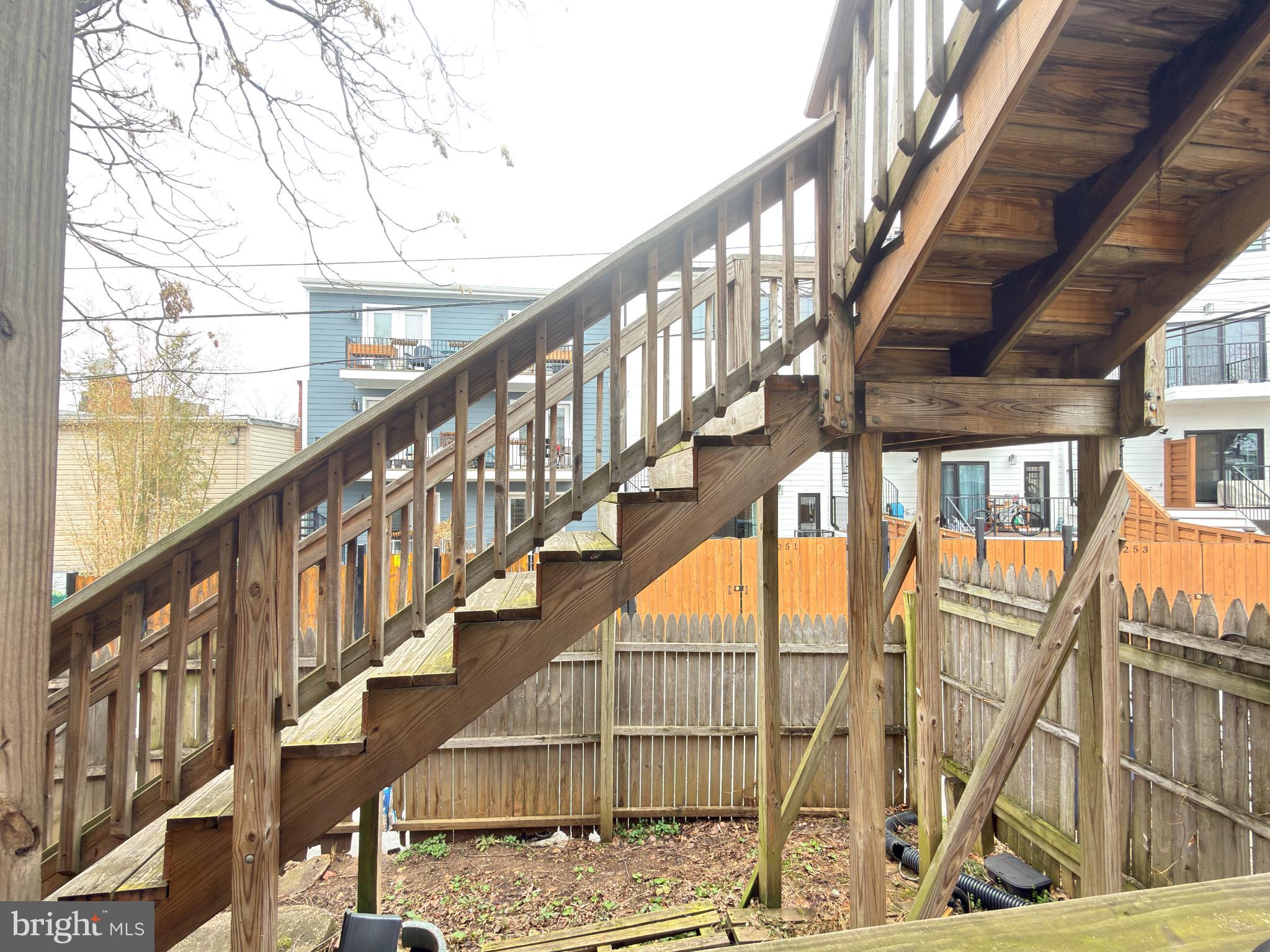 1246 QUEEN STREET NE 2