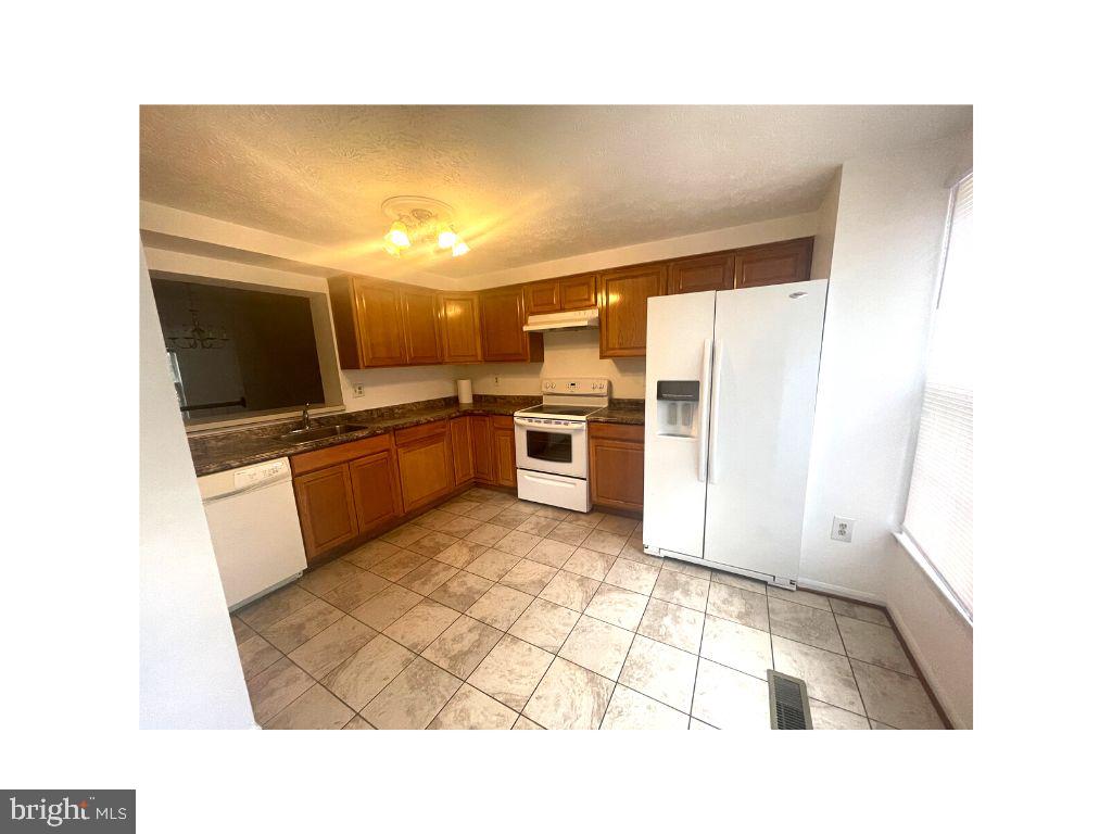 1032 BAYRIDGE TERRACE