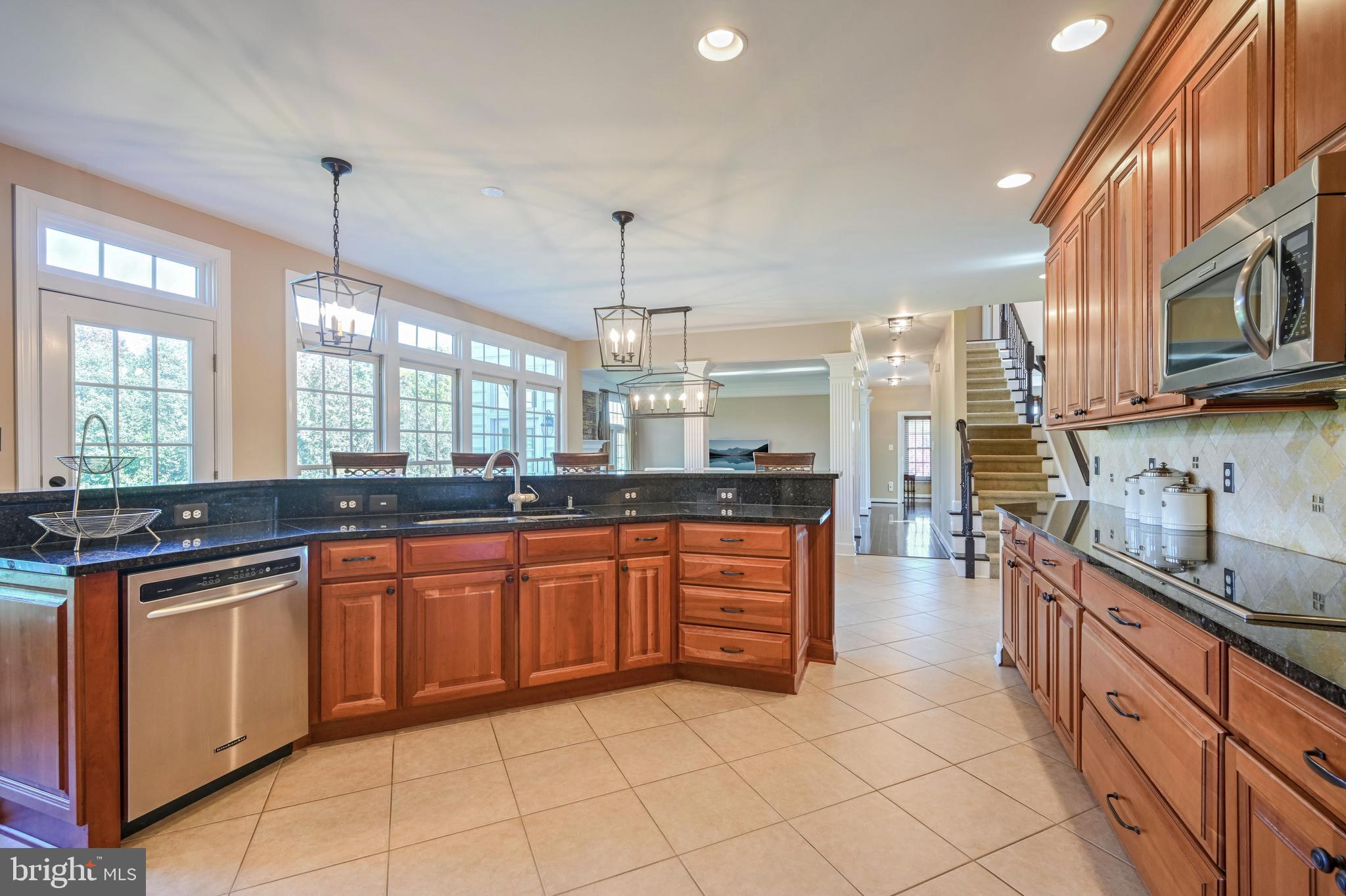 9211 GLADYS FARM WAY