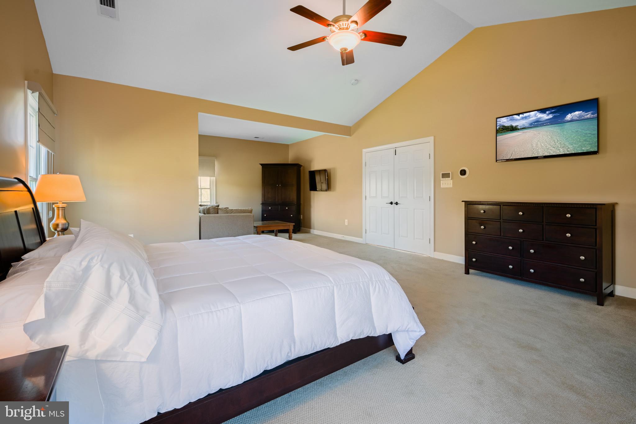 9211 GLADYS FARM WAY