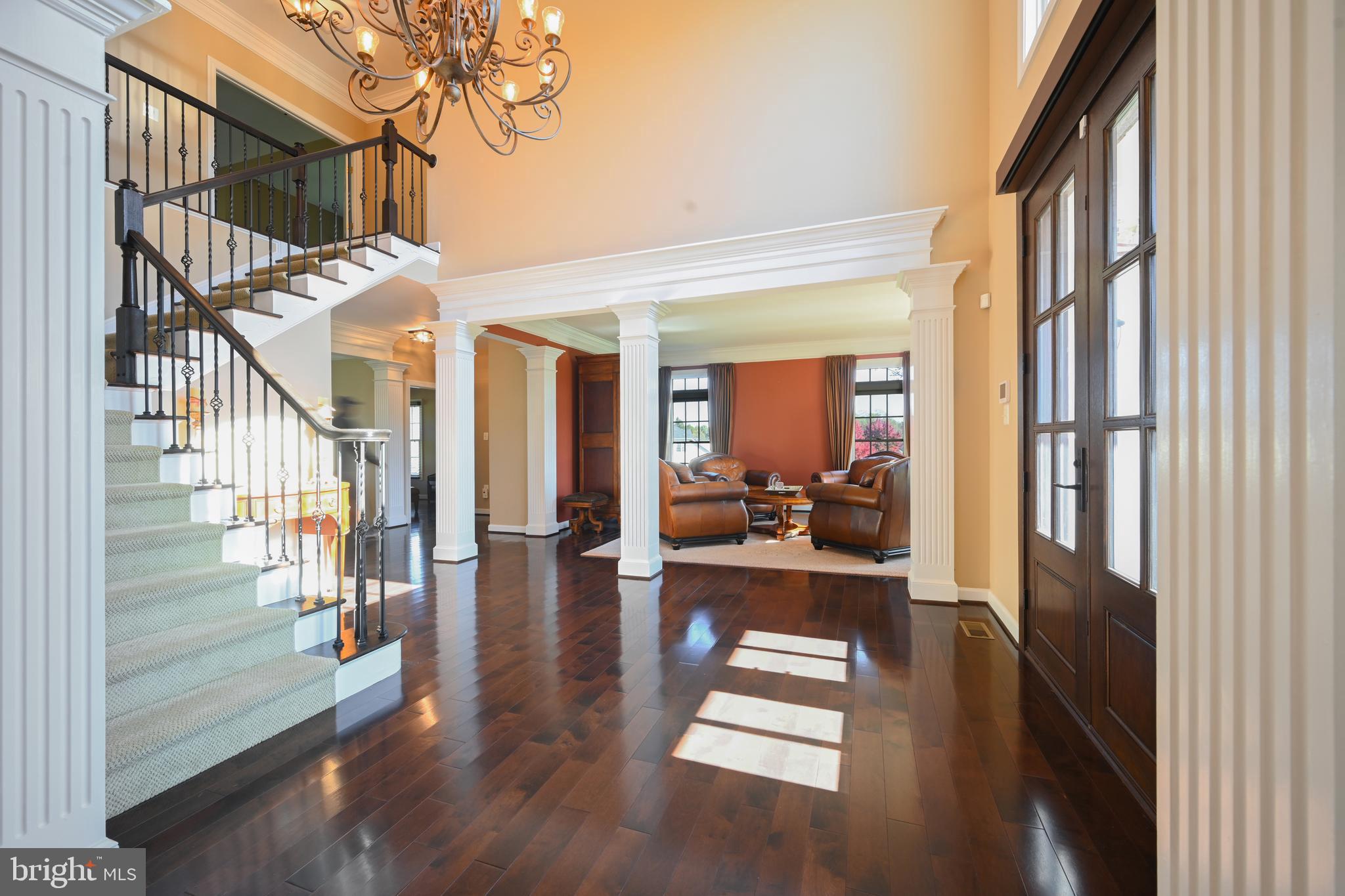 9211 GLADYS FARM WAY