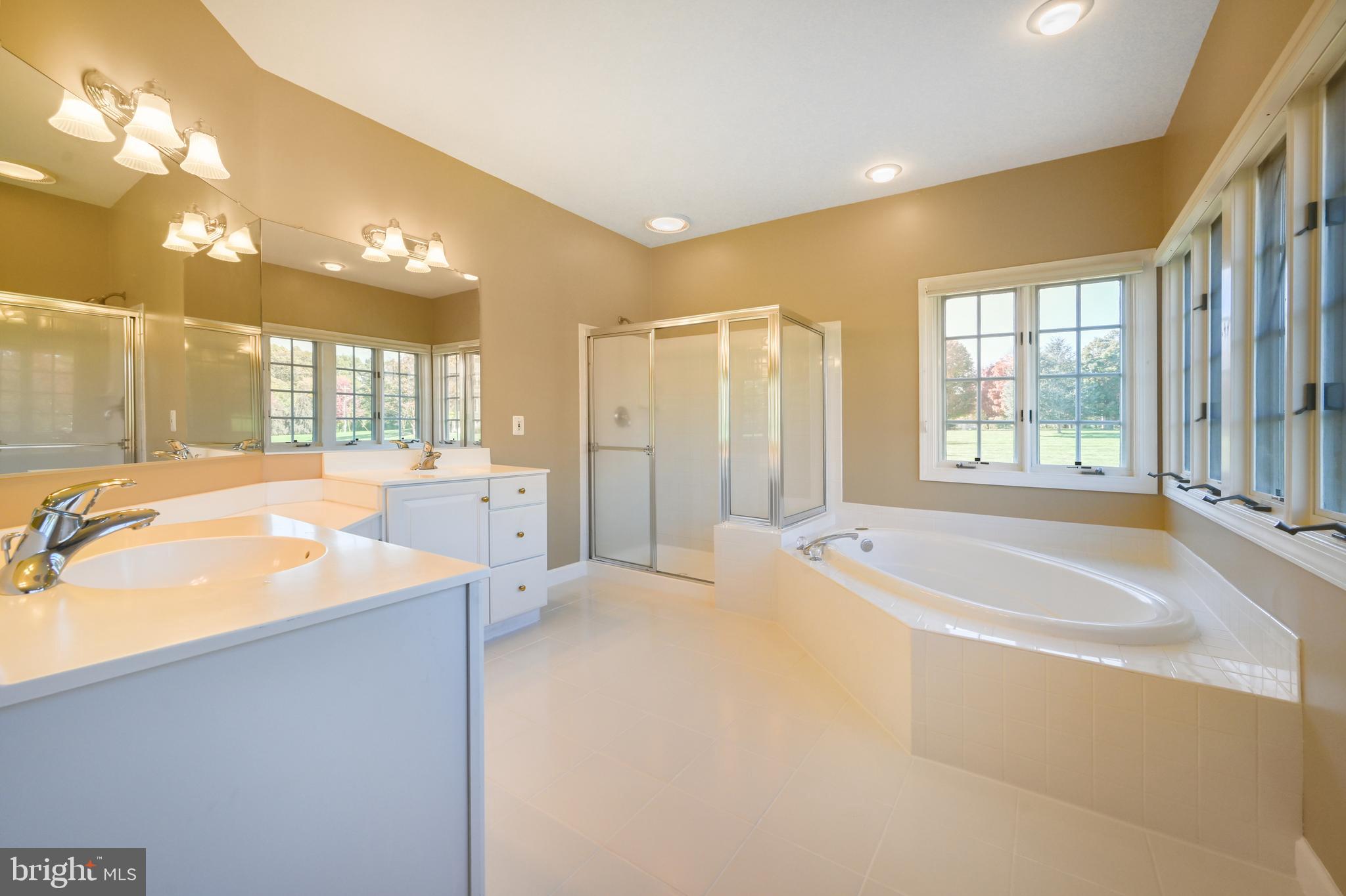 9211 GLADYS FARM WAY