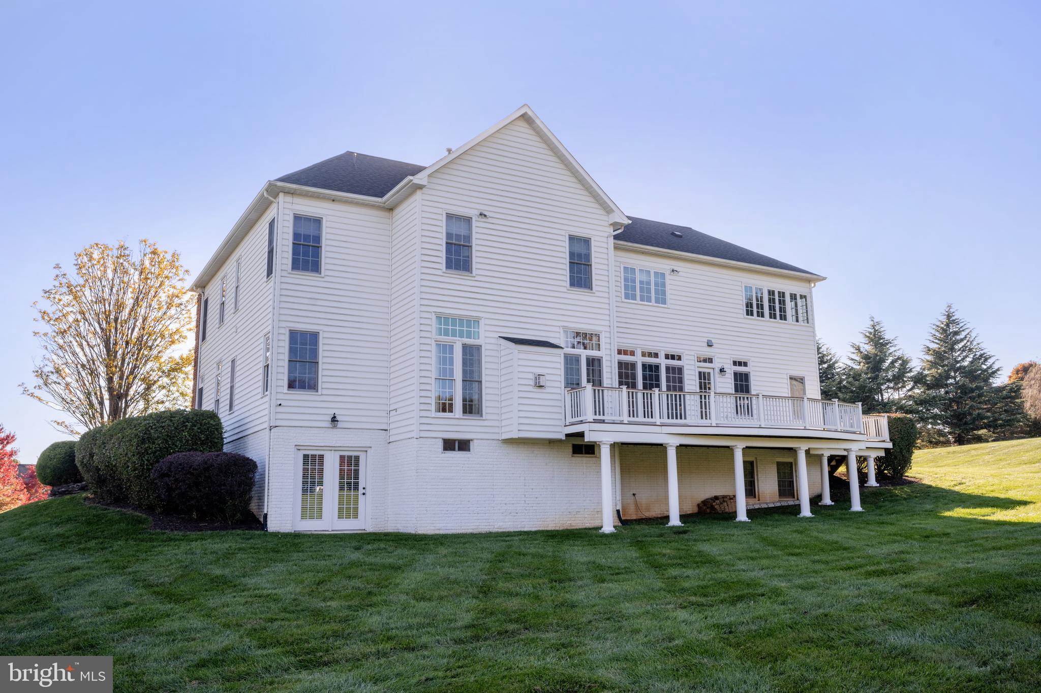 9211 GLADYS FARM WAY