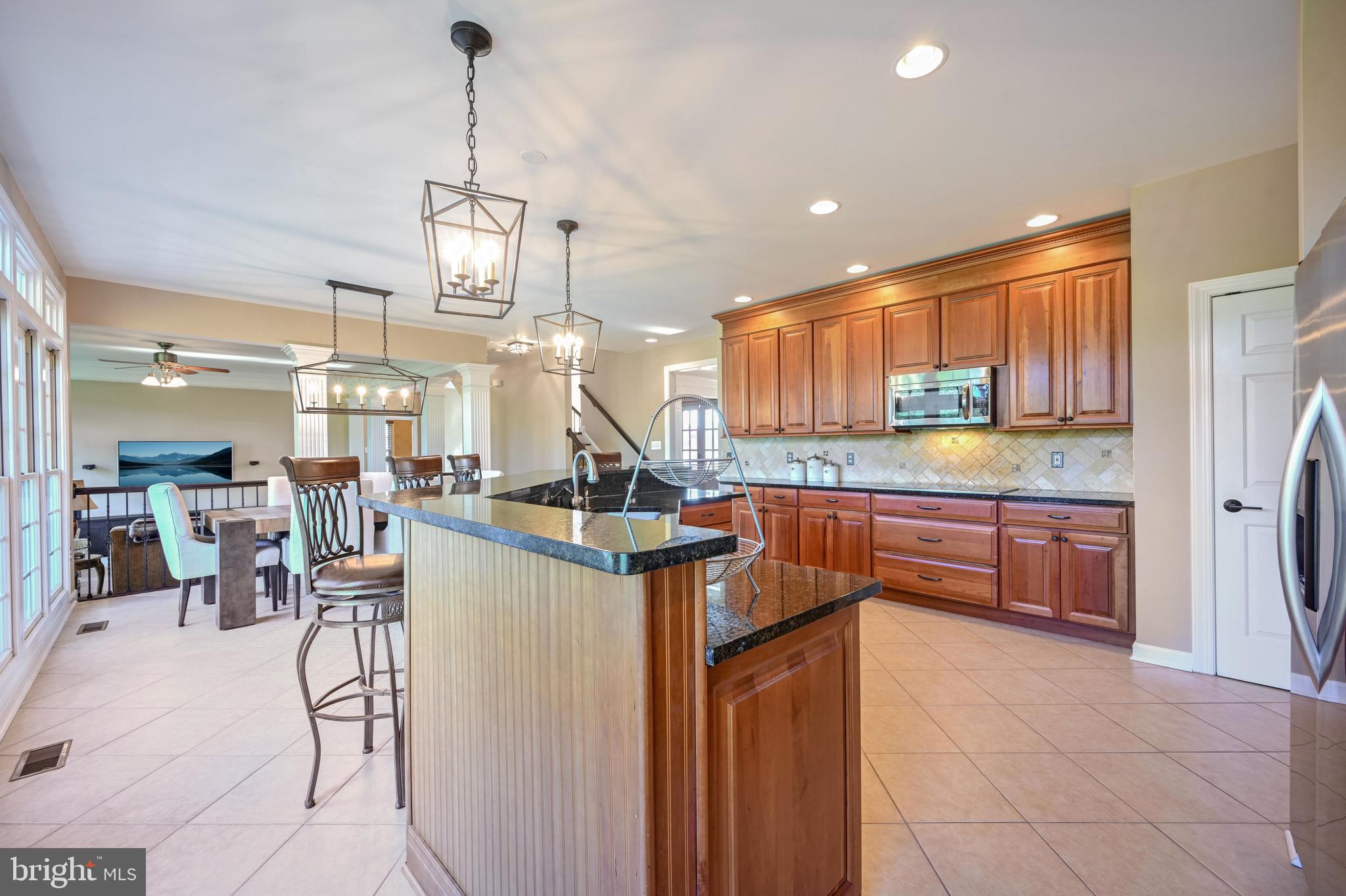 9211 GLADYS FARM WAY