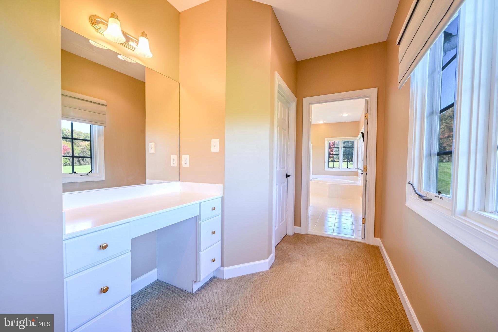 9211 GLADYS FARM WAY