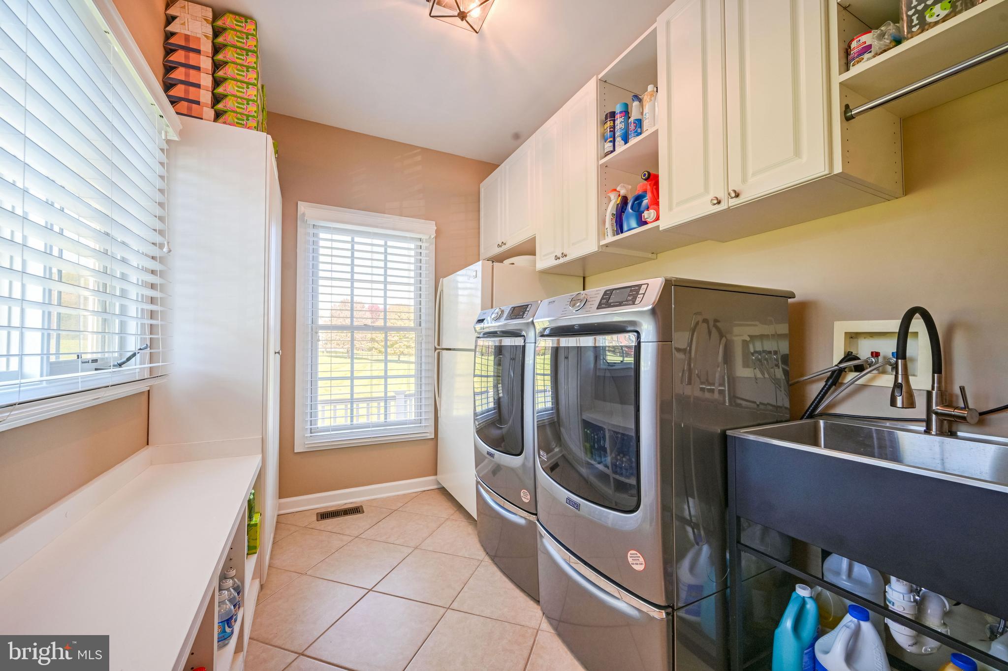 9211 GLADYS FARM WAY