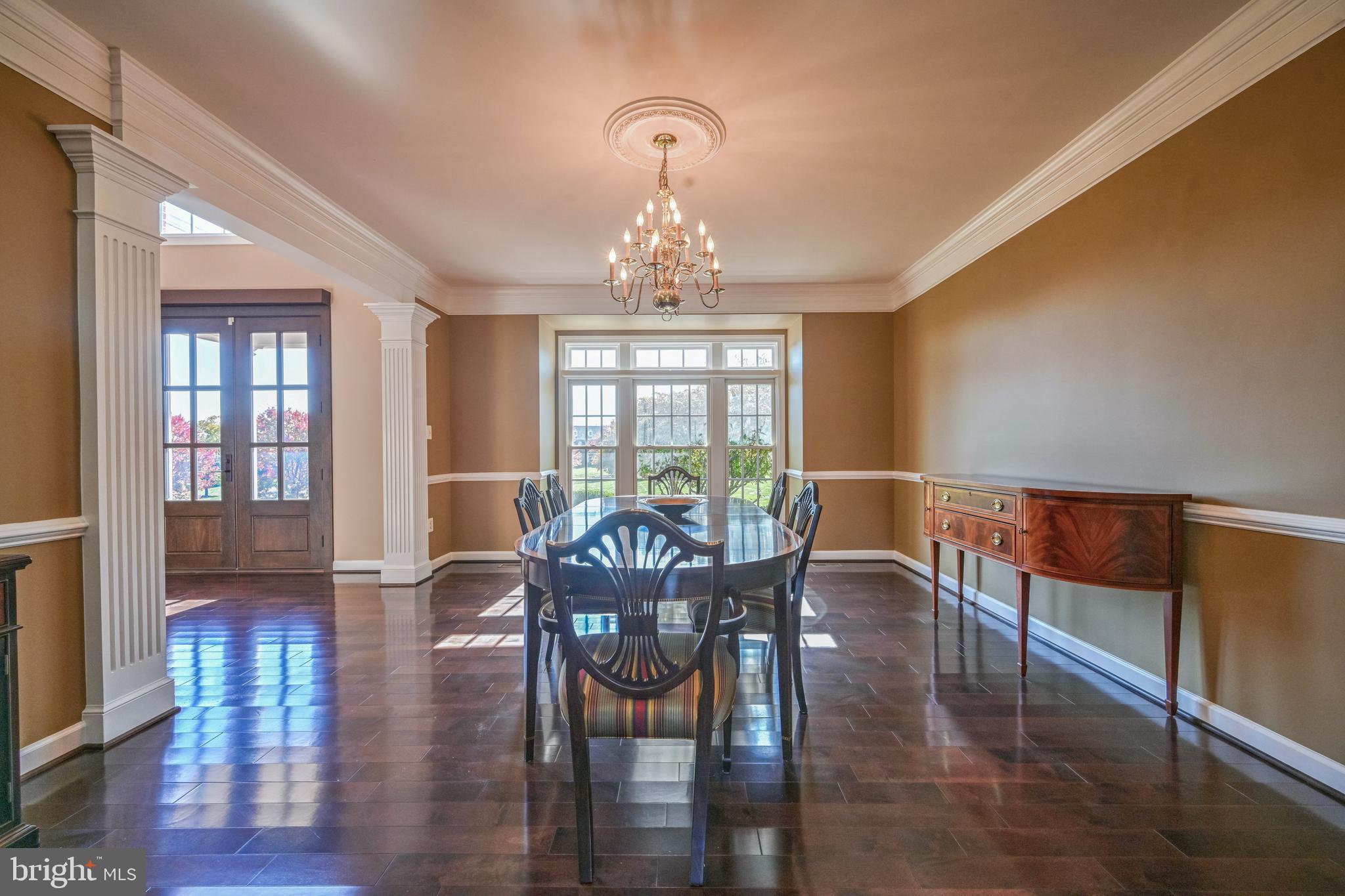 9211 GLADYS FARM WAY