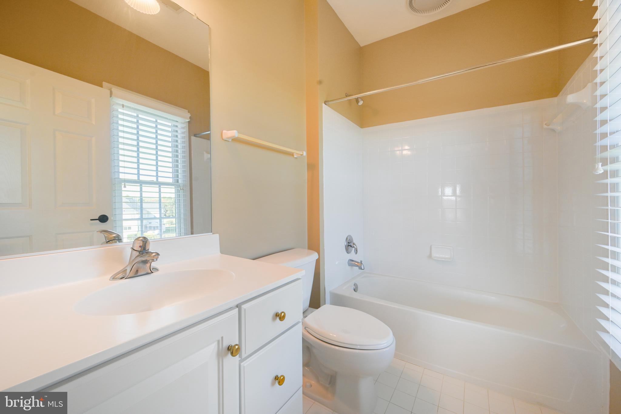 9211 GLADYS FARM WAY