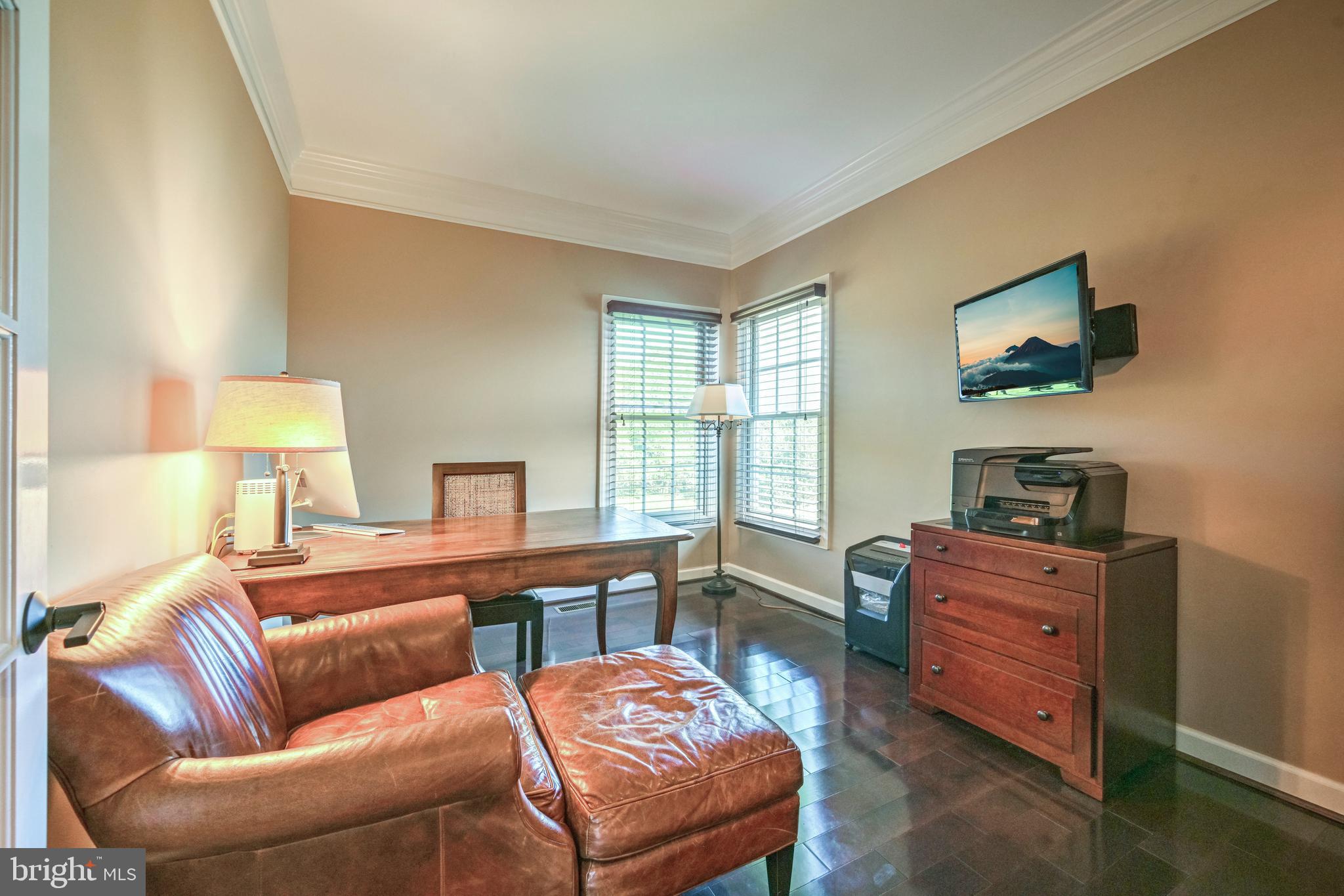 9211 GLADYS FARM WAY