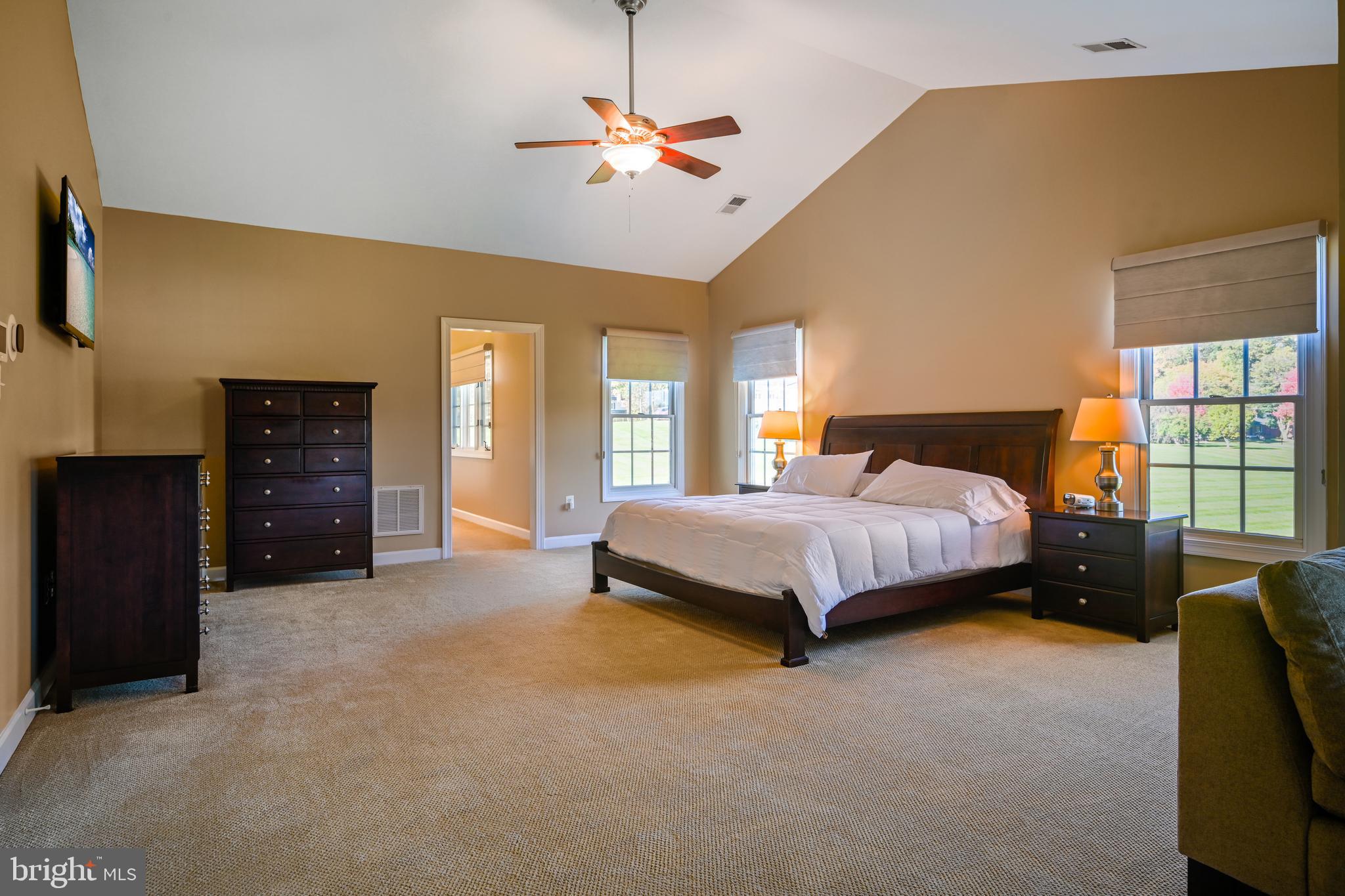 9211 GLADYS FARM WAY