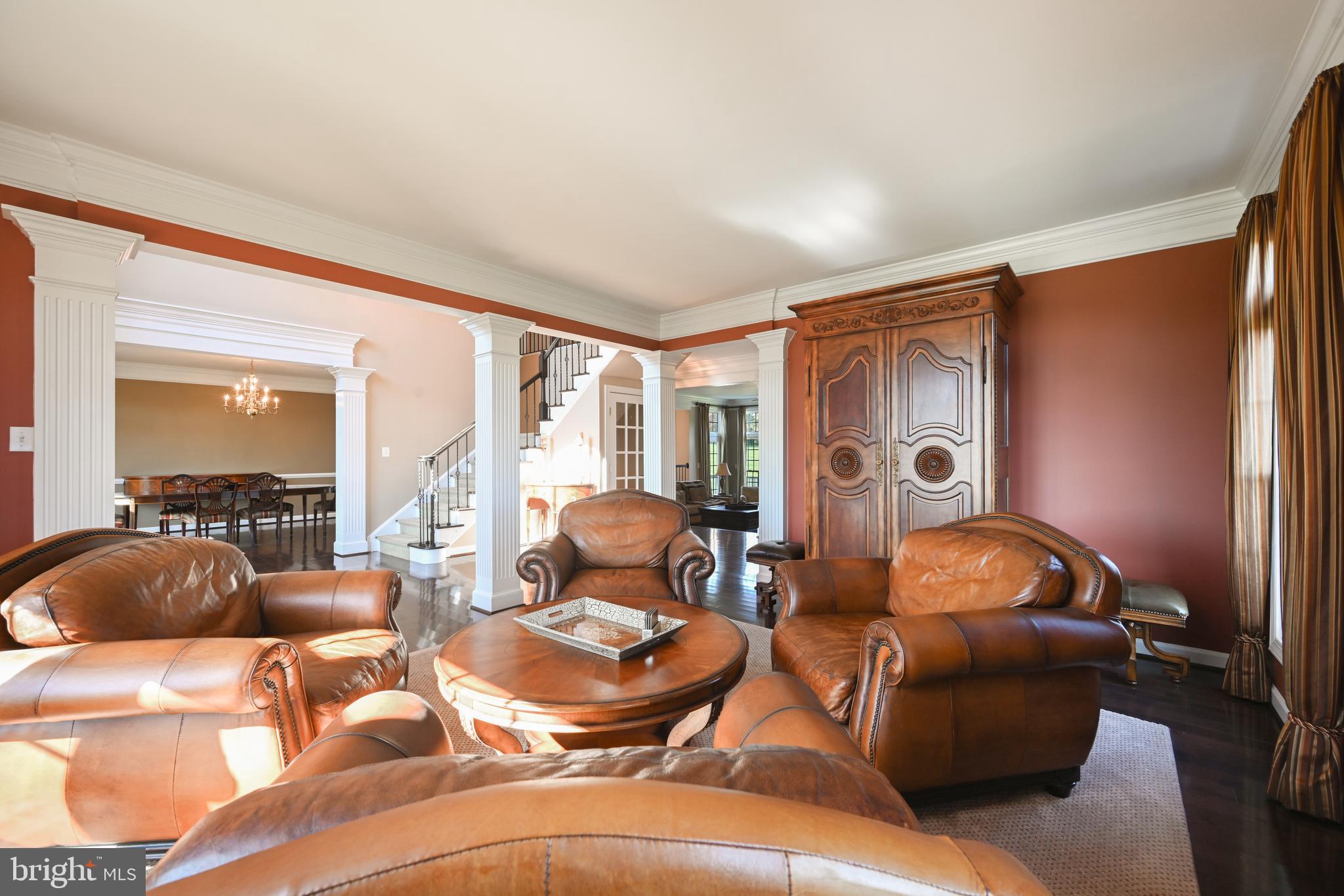 9211 GLADYS FARM WAY