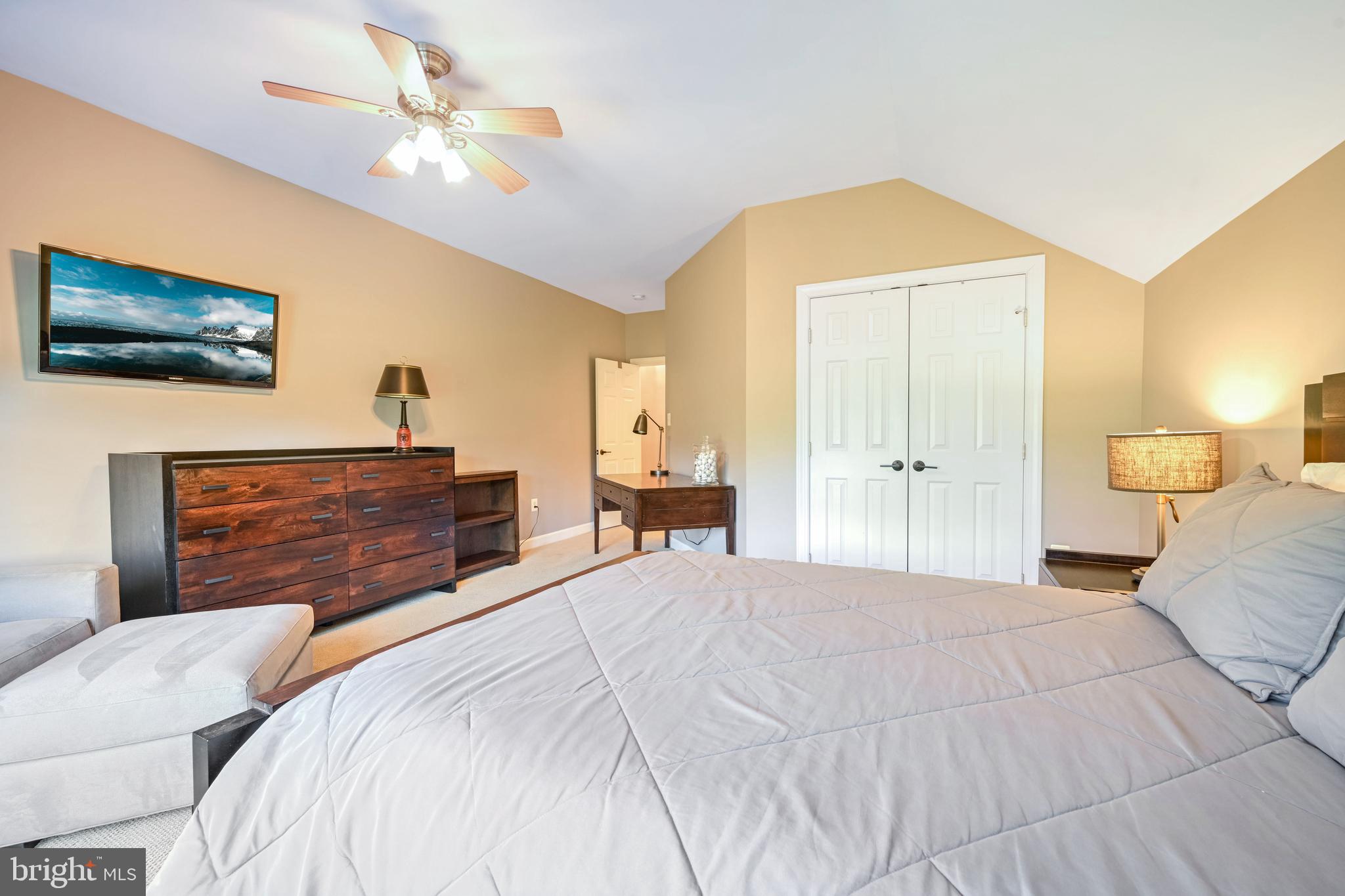 9211 GLADYS FARM WAY