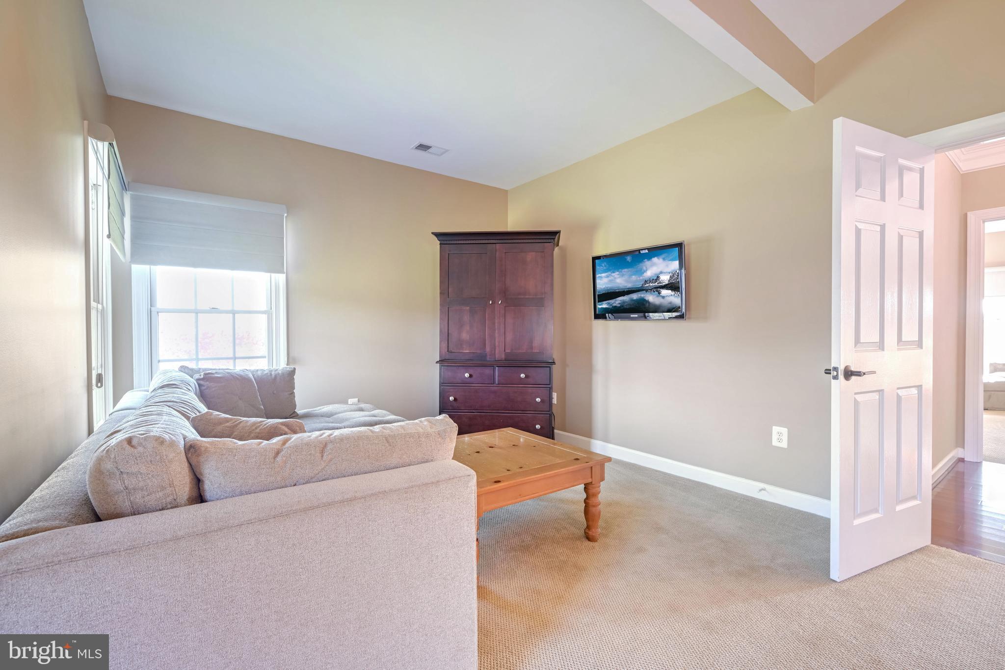 9211 GLADYS FARM WAY