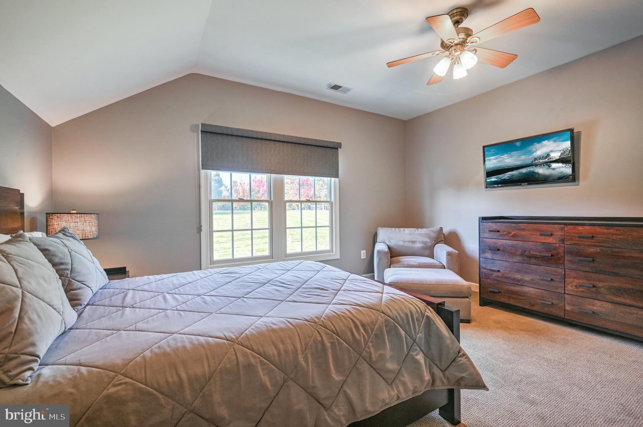 9211 GLADYS FARM WAY