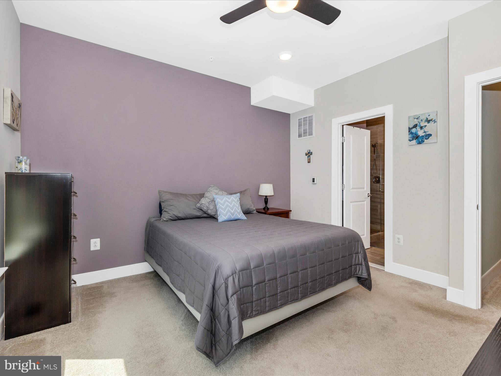 1009 ROCKWELL AVENUE