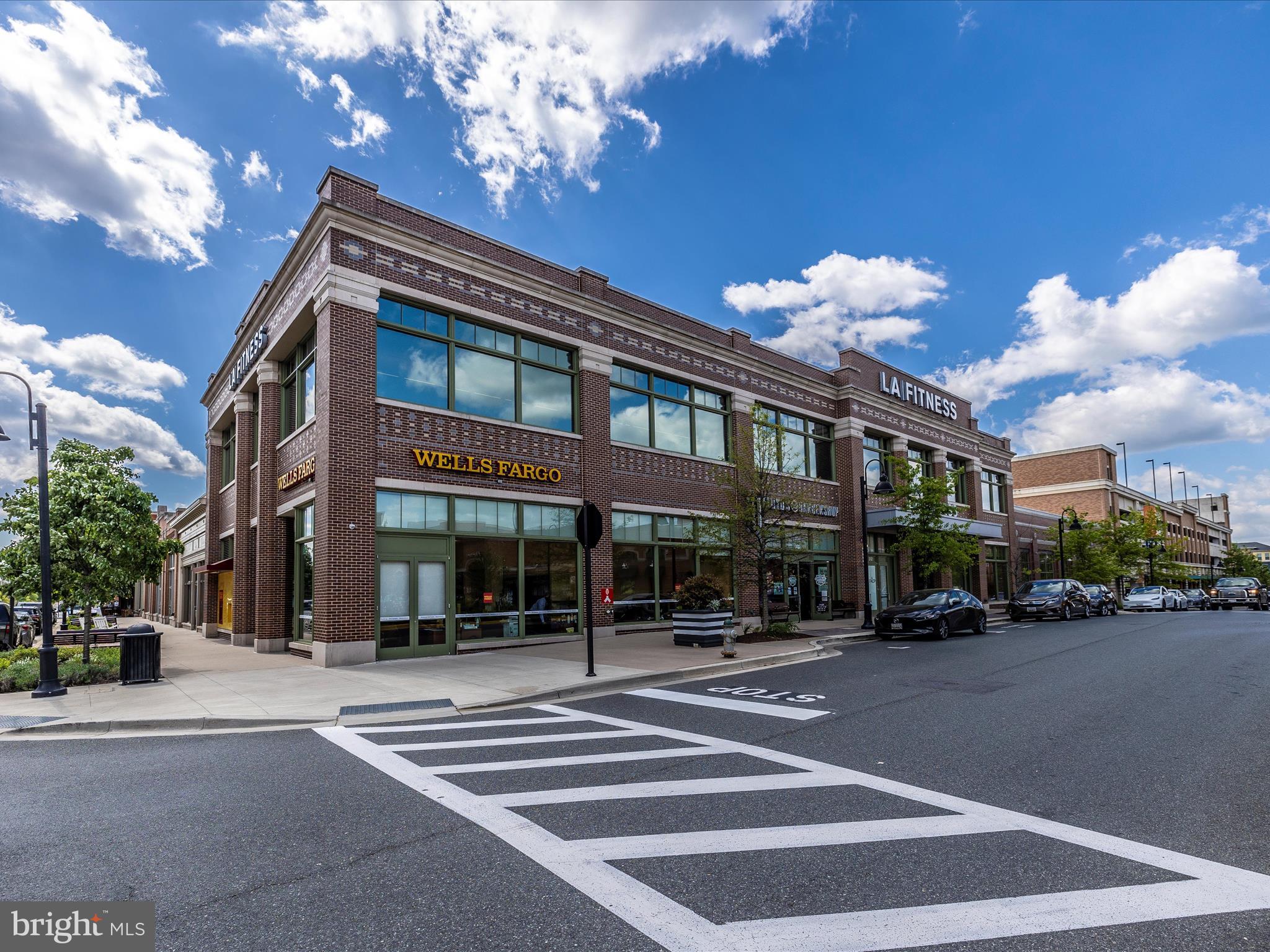 1009 ROCKWELL AVENUE