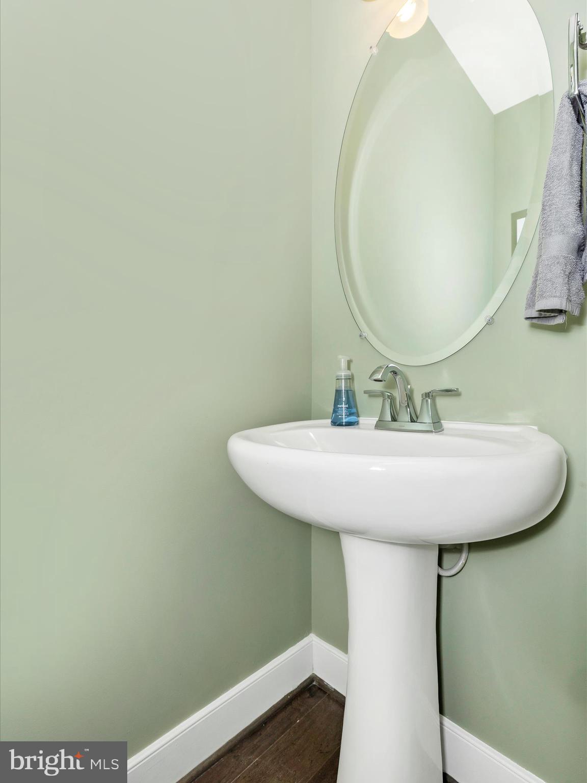 1009 ROCKWELL AVENUE