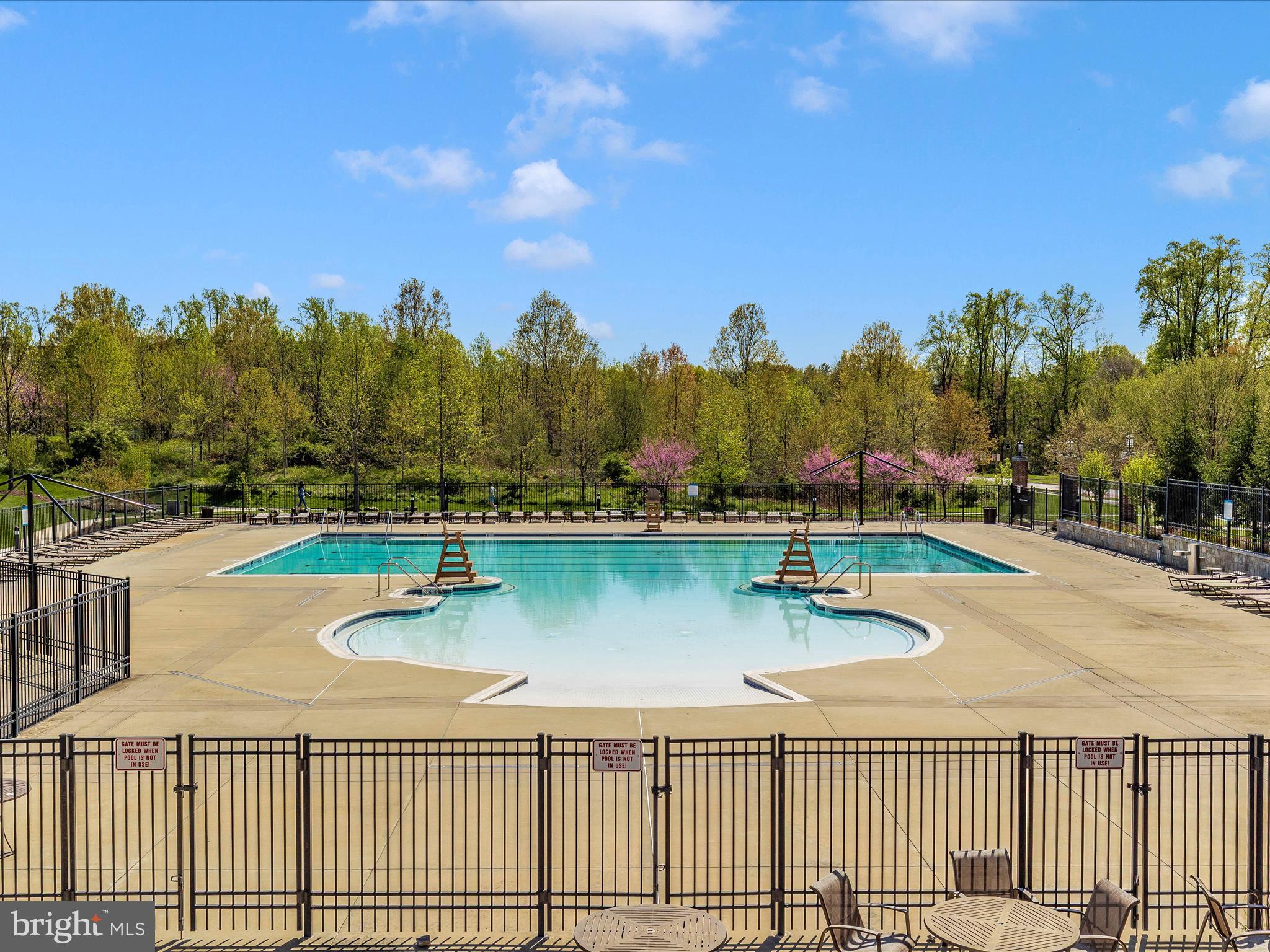 1009 ROCKWELL AVENUE