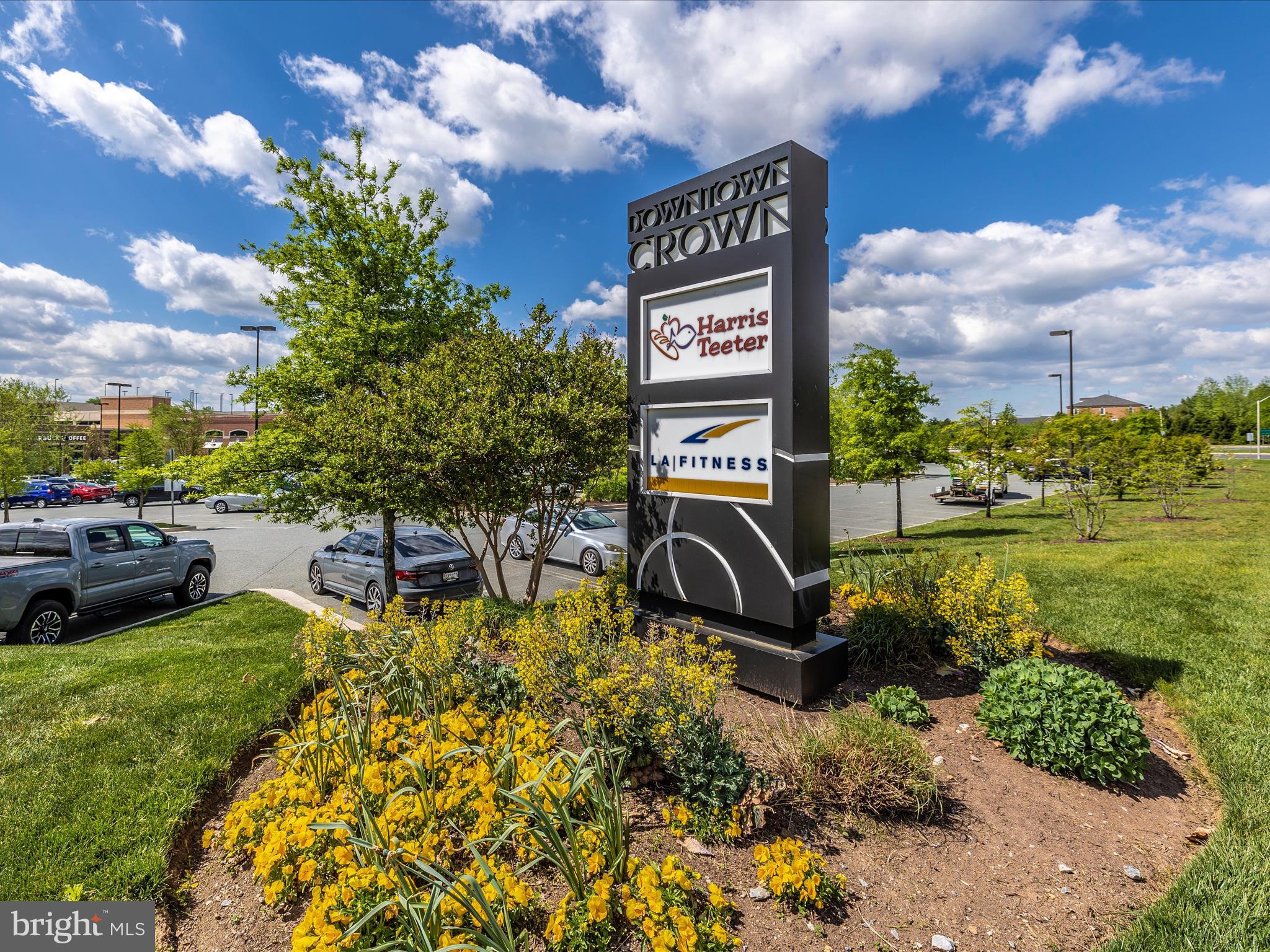 1009 ROCKWELL AVENUE