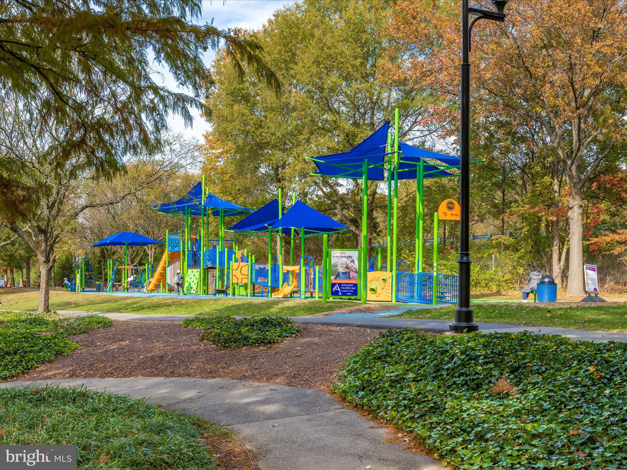 1009 ROCKWELL AVENUE