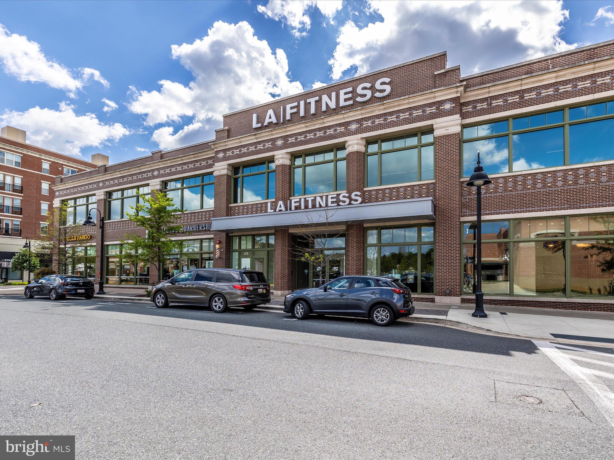 1009 ROCKWELL AVENUE