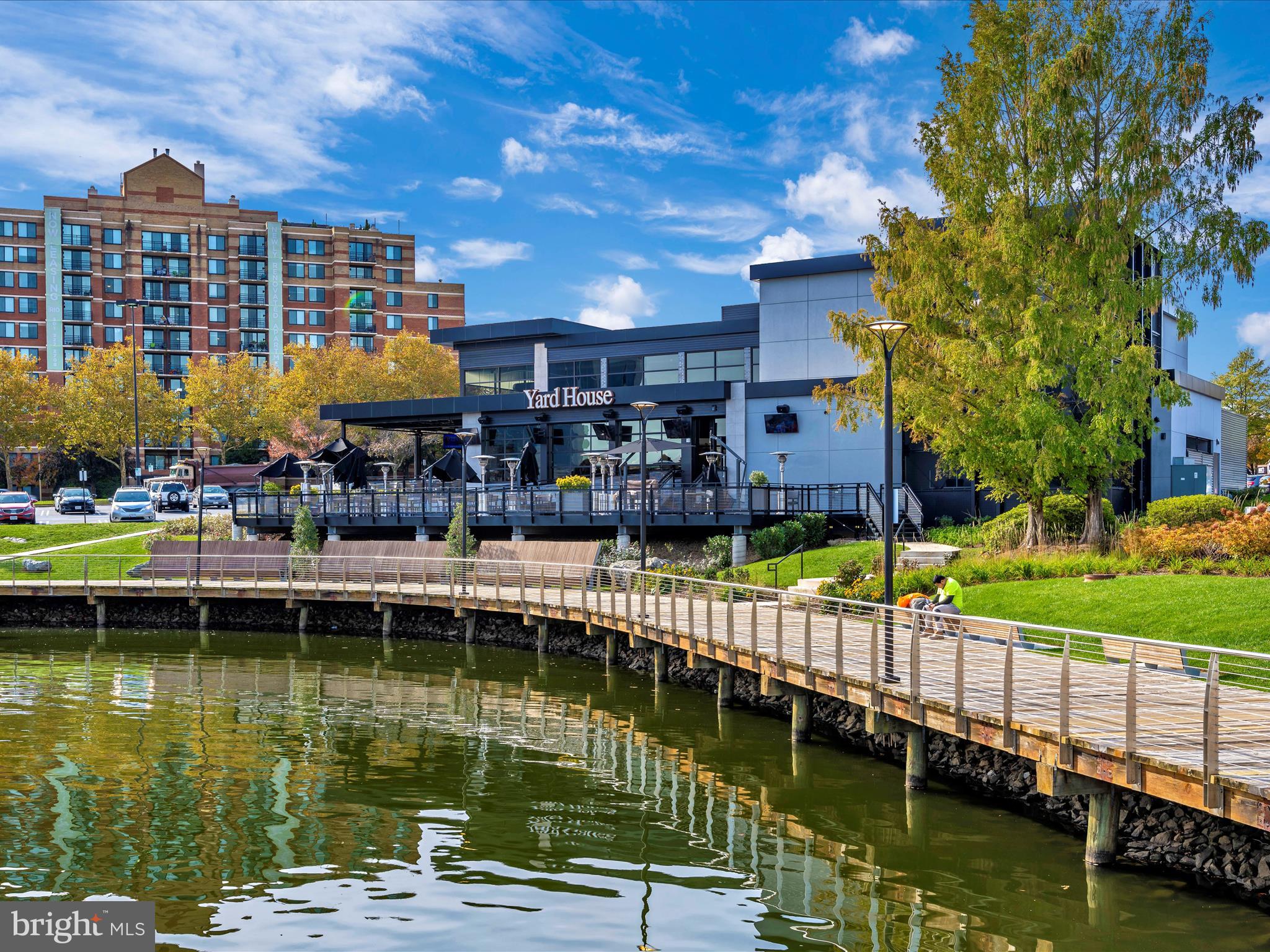 1009 ROCKWELL AVENUE