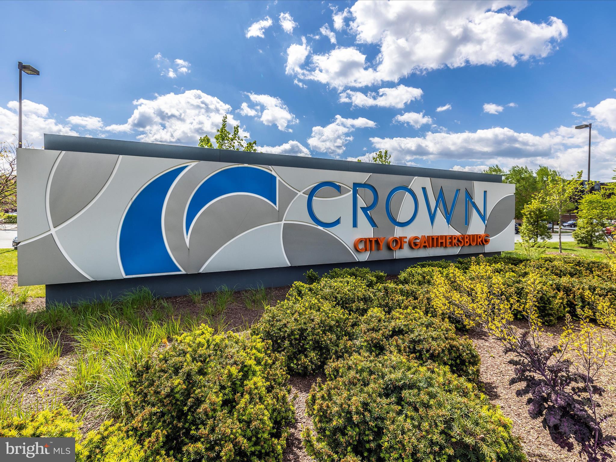 1009 ROCKWELL AVENUE