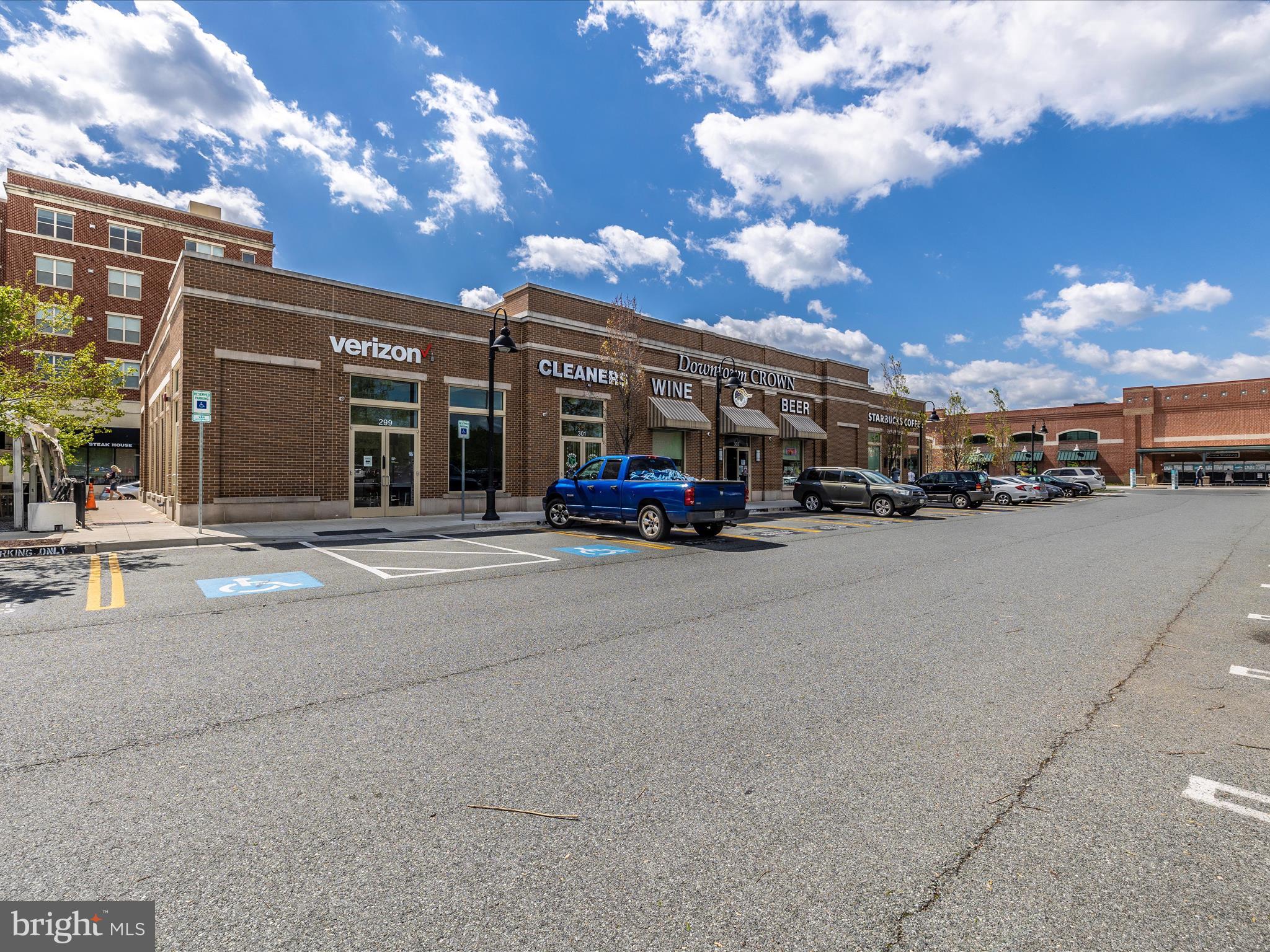 1009 ROCKWELL AVENUE