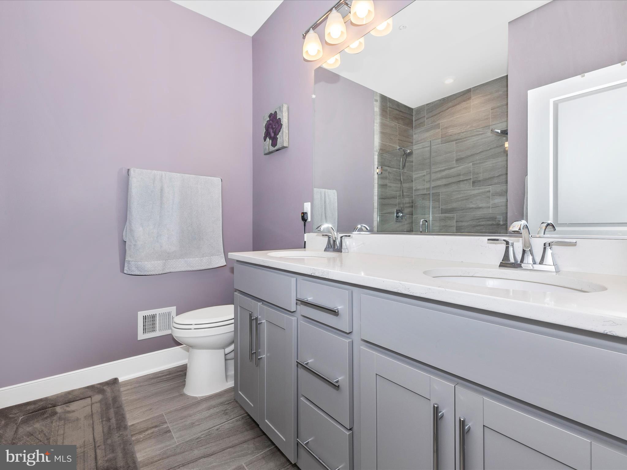 1009 ROCKWELL AVENUE