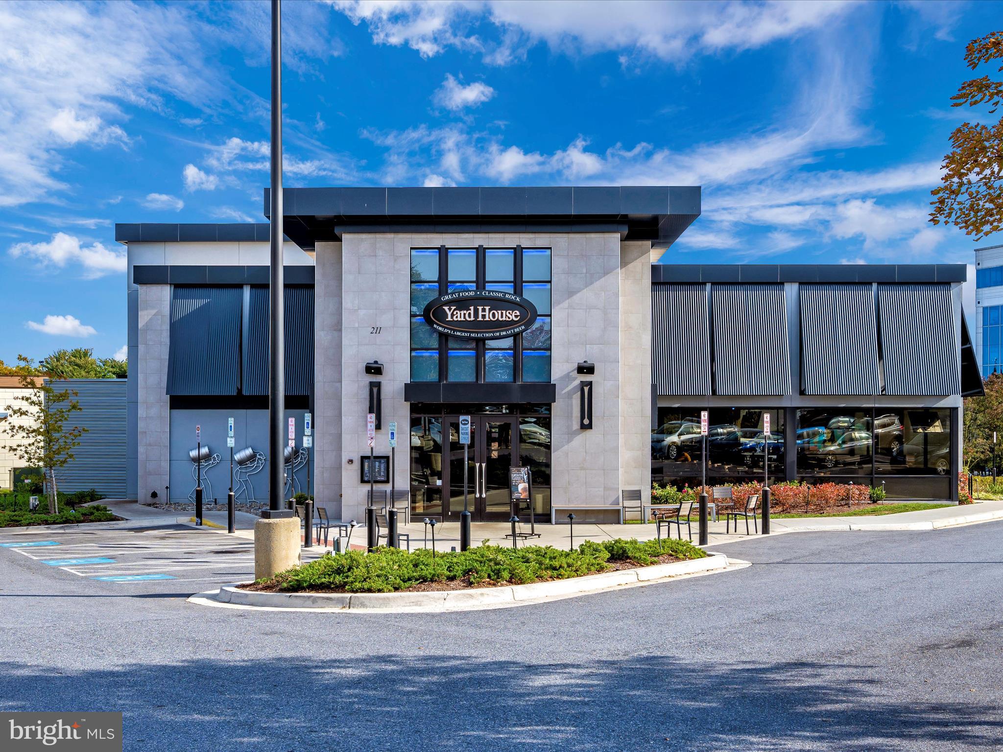 1009 ROCKWELL AVENUE