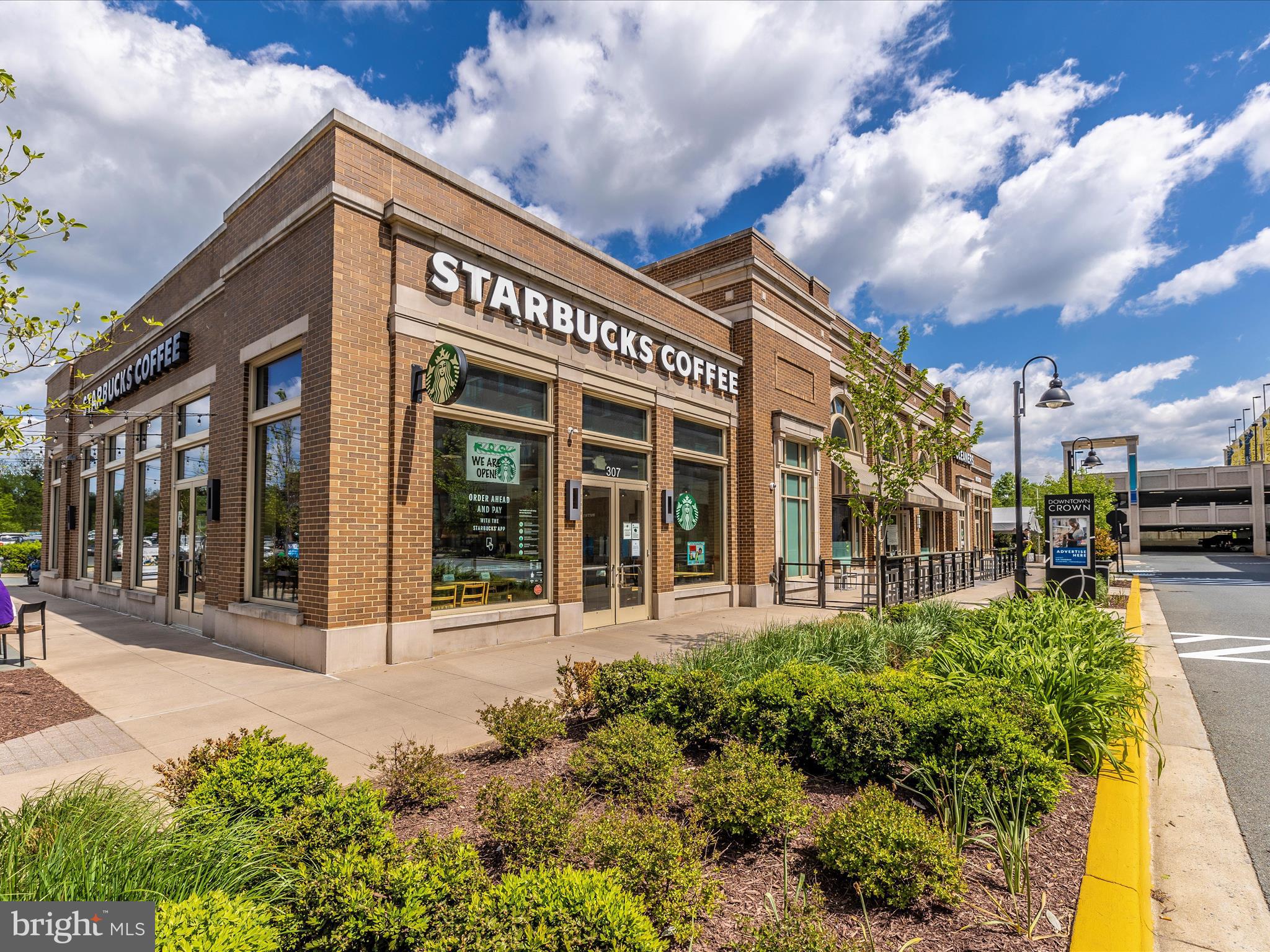 1009 ROCKWELL AVENUE